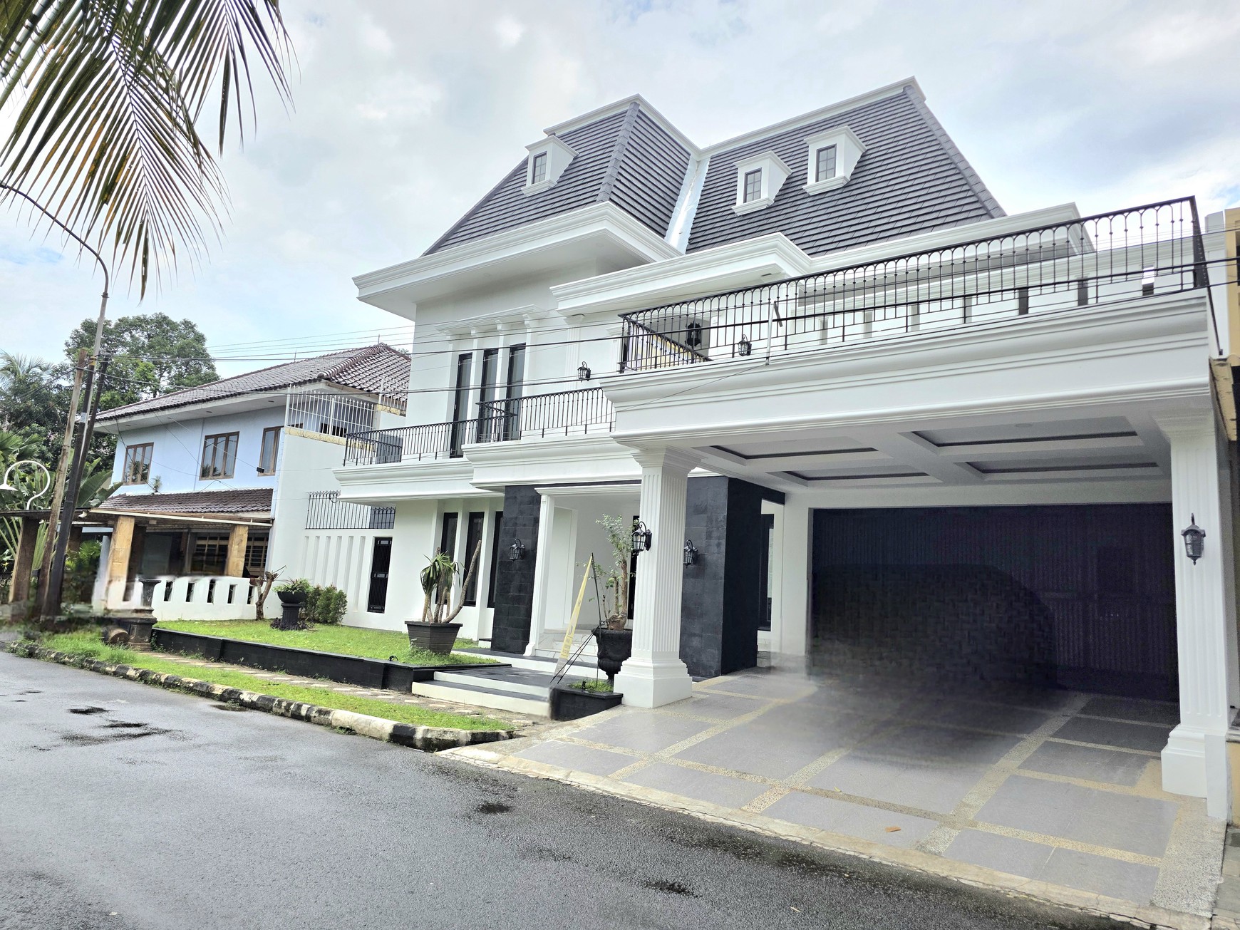 Rumah Bagus, Mewah, dan Asri ada Kolam Renang di Bintaro Jaya, Sektor 8 