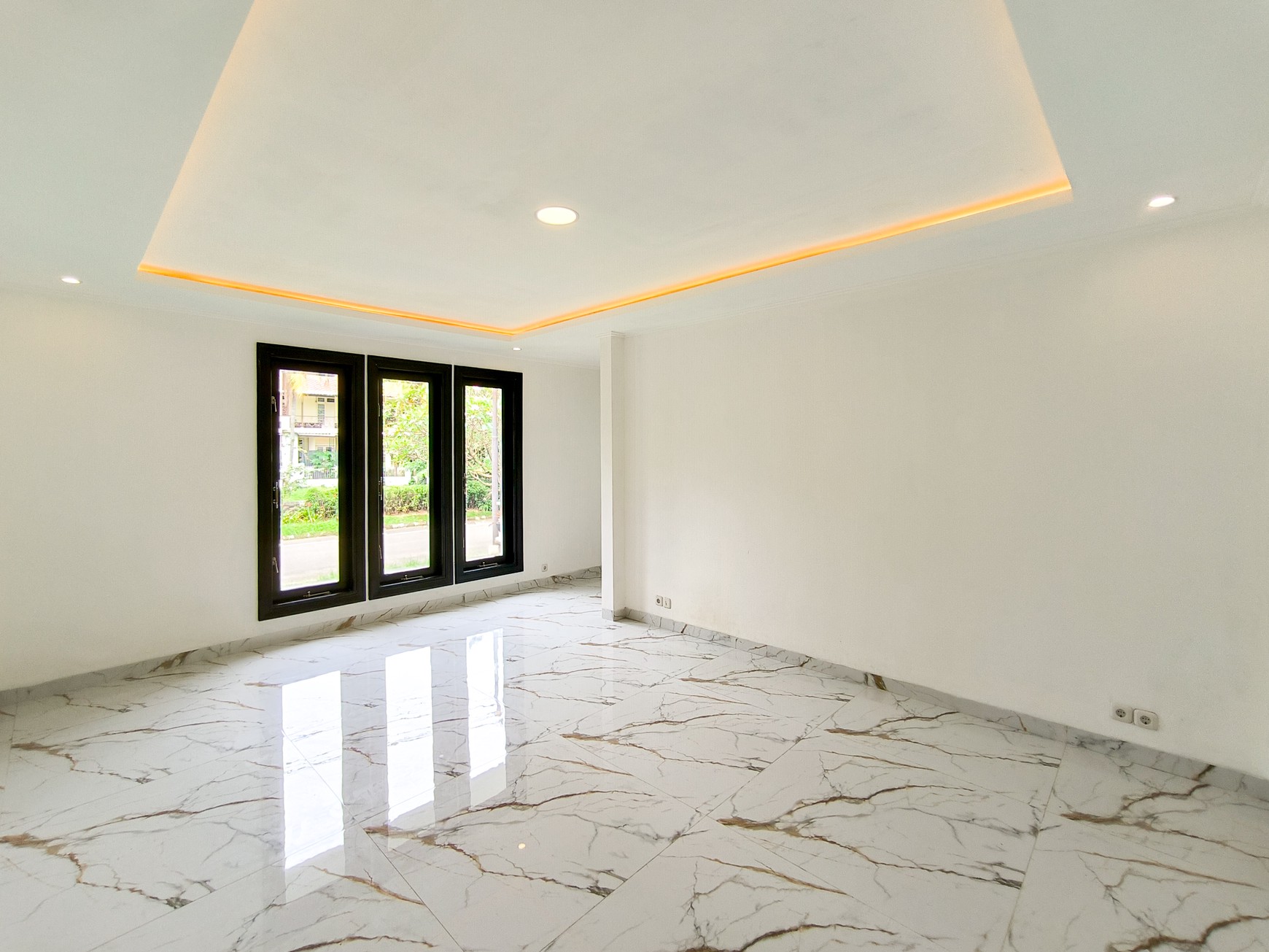 Rumah Bagus, Mewah, dan Asri ada Kolam Renang di Bintaro Jaya, Sektor 8 