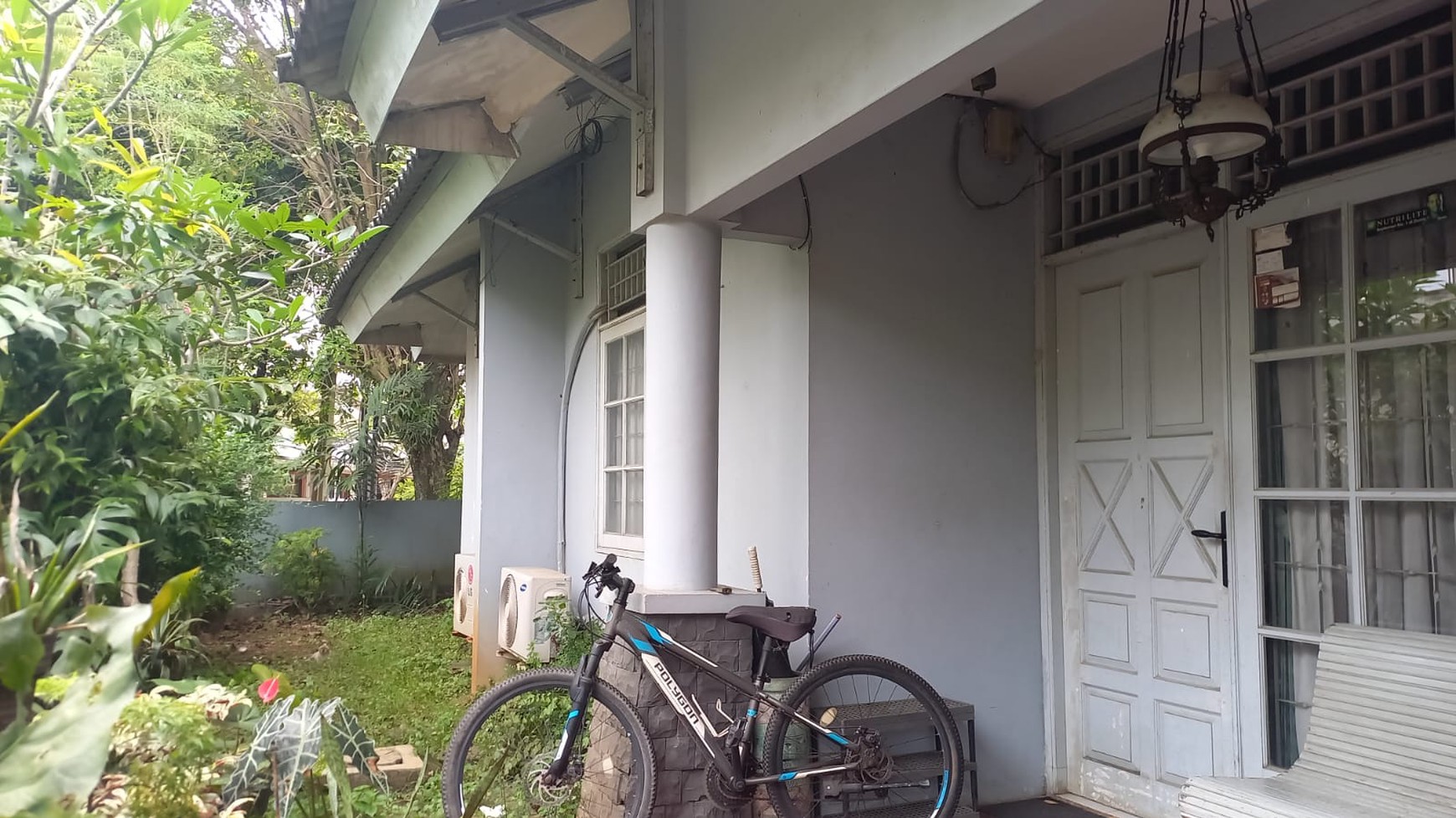 Rumah Sektor 9 Bintaro posisi di hoek dekat taman, rumah 1 lantai...