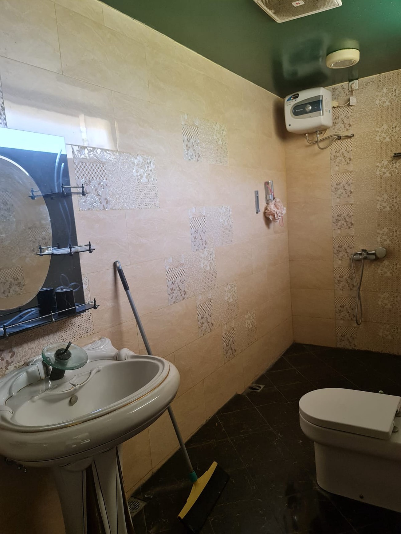 Turun Harga Royal Residence Luas 300m2 Wiyung Sby