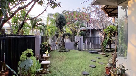 Rumah di Rungkut 3 Kamar, Kolam Ikan, Taman - Lokasi Strategis!