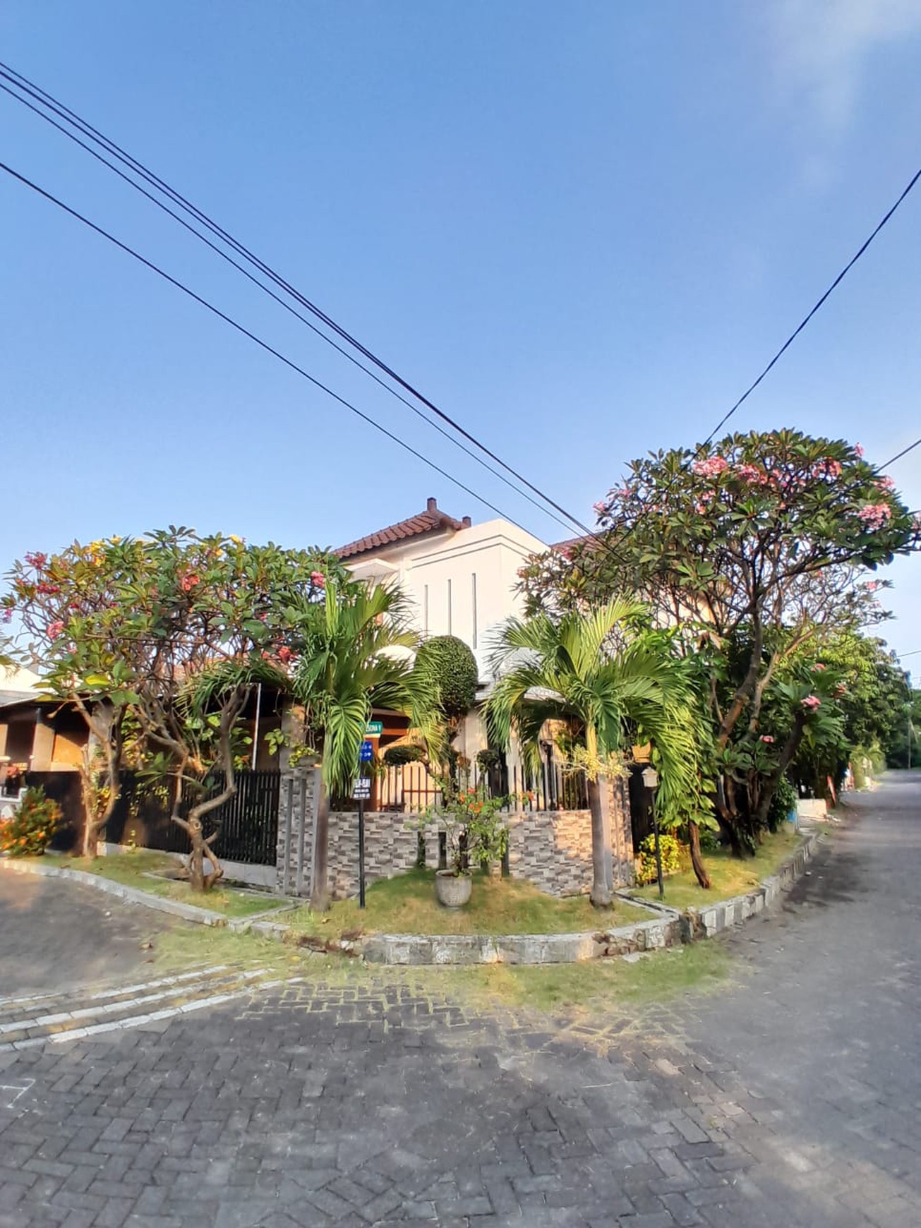 Beli Rumah di Surabaya Timur Dekat UPN & Masjid