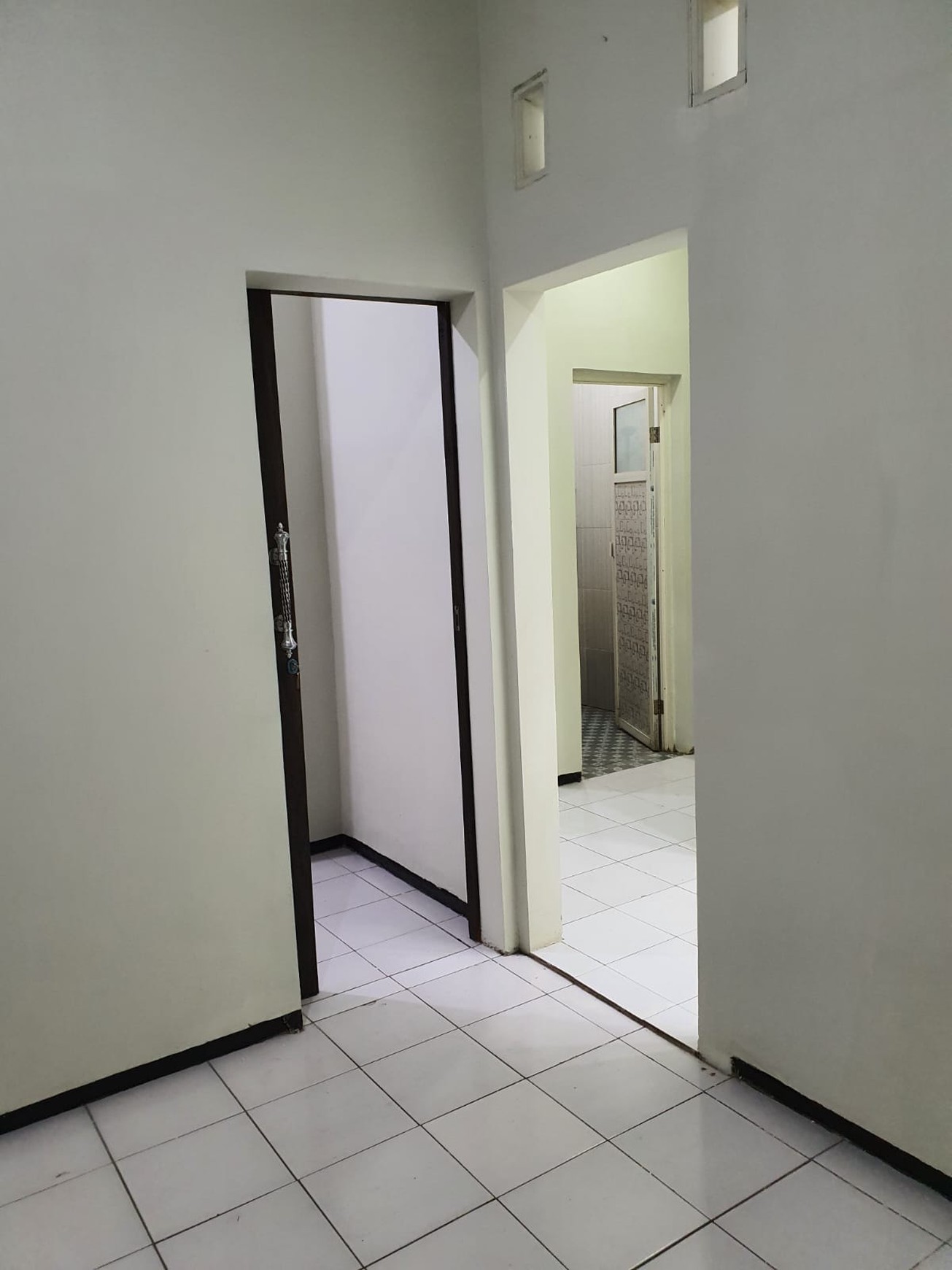 Dijual Rumah Full Bangunan Hadap Utara SHM Rungkut, Surabaya
