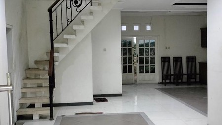 Rumah 4+1 KT Dekat MERR & UPN SHM Harga Nego