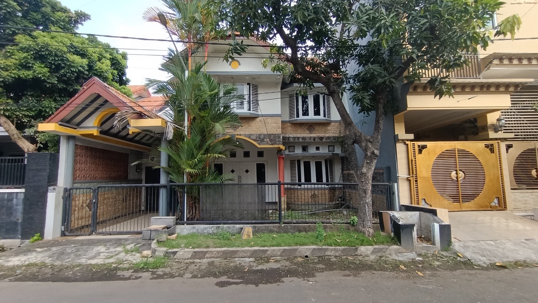 Rumah 4+1 KT Dekat MERR & UPN SHM Harga Nego