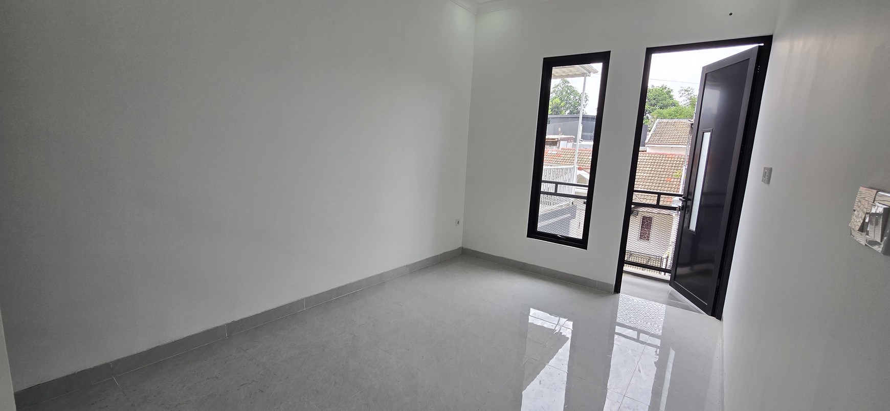 rumah 2 lantai baru di Kencana Loka BSD City dekat dengan Stasiun Rawabuntu dan EXIT Tol