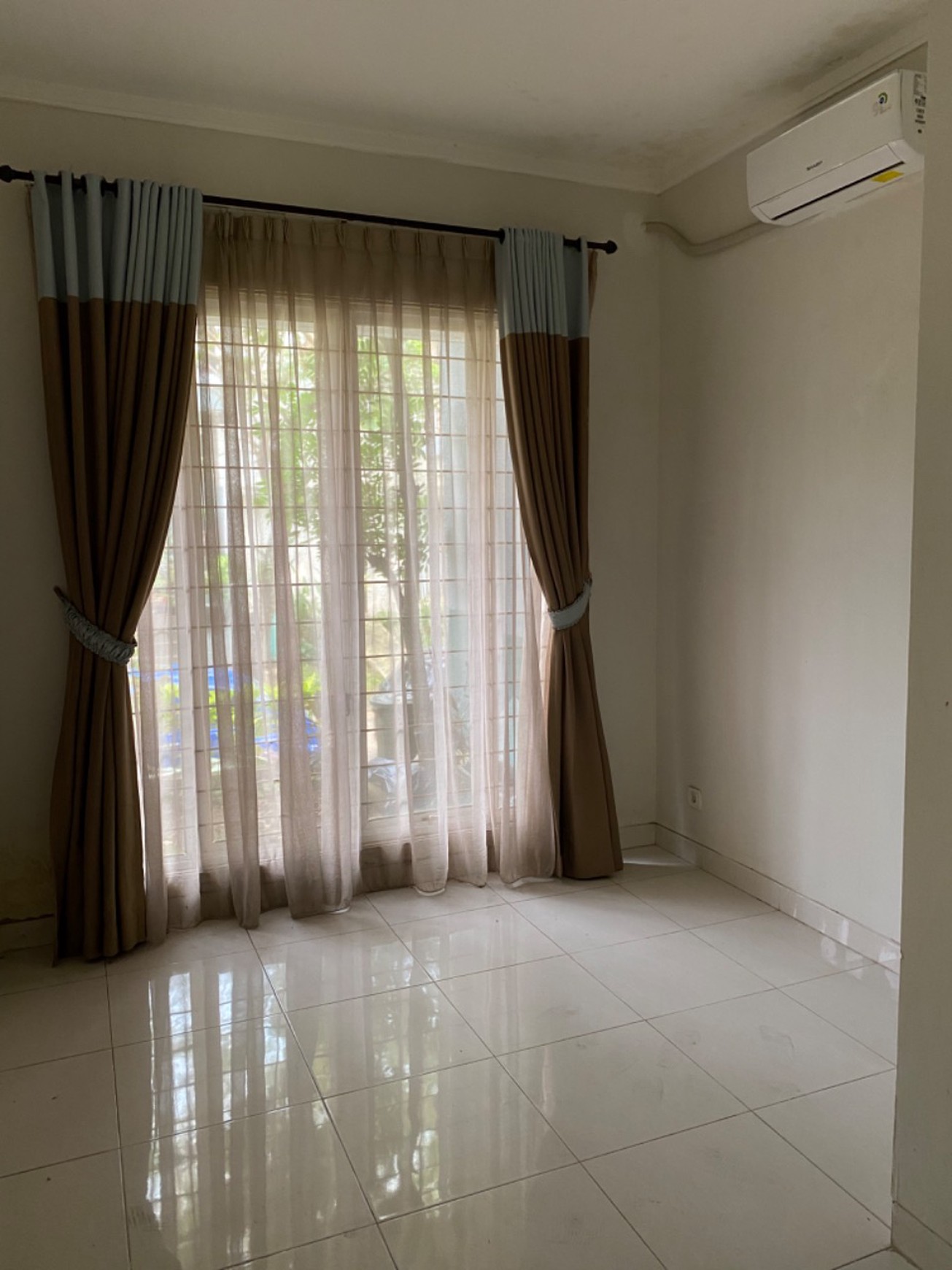 Rumah Bagus Siap Huni Asri di Cluster Emerald View, Bintaro Jaya Sektor 9 