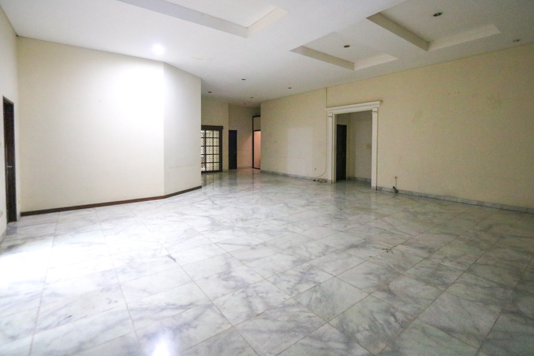 RUMAH NYAMAN DAERAH ELIT STRATEGIS MENTENG, AKSES MUDAH KE THAMRIN, SUDIRMAN, KUNINGAN, TEBET