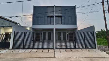 Rumah Baru 2 lantai siap huni, lokasi premium di Kav DKI Meruya Utara