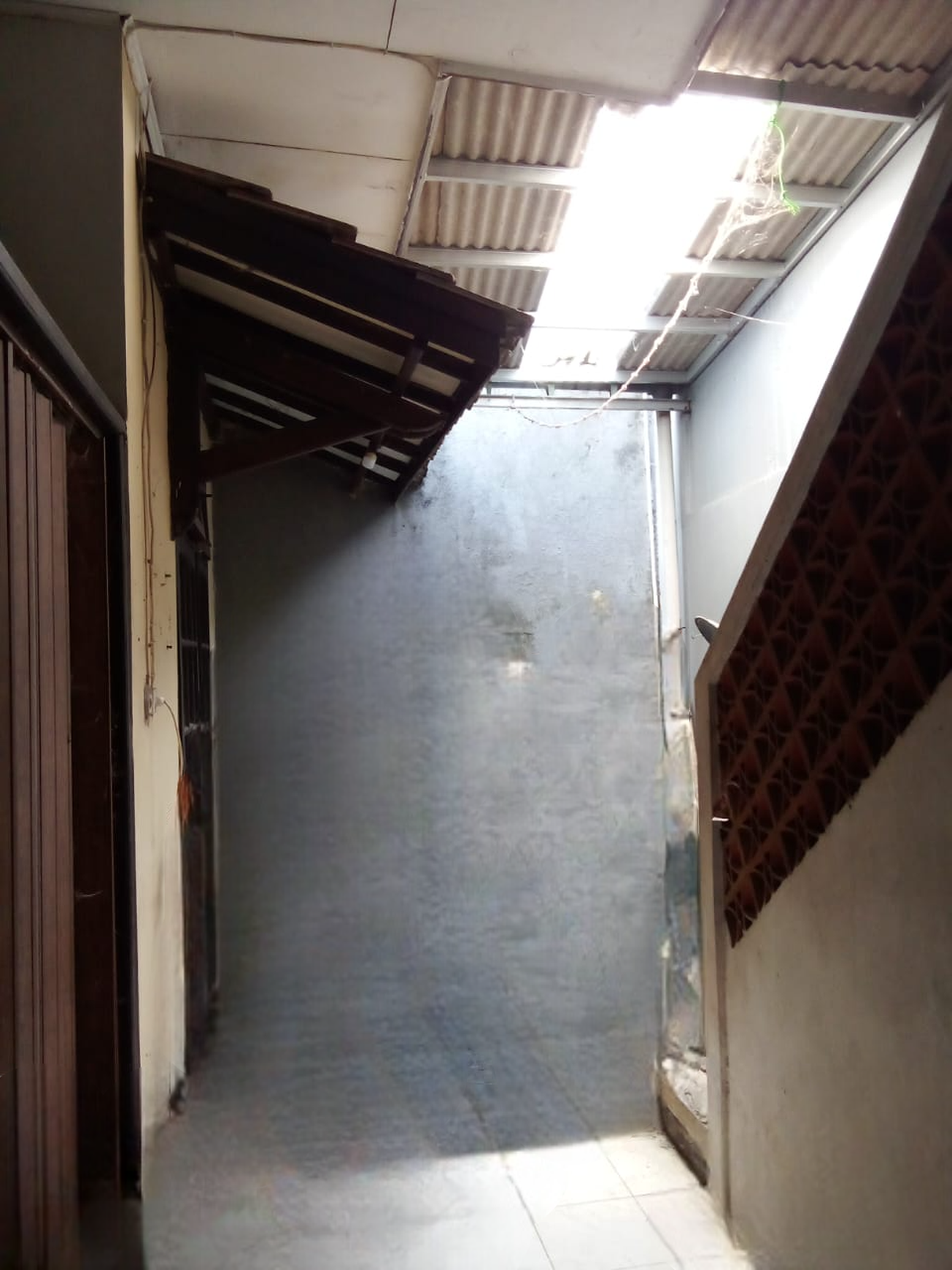ijual Rumah 2 Lantai Siap Huni Lokasi Strategis di Gandul, Cinere