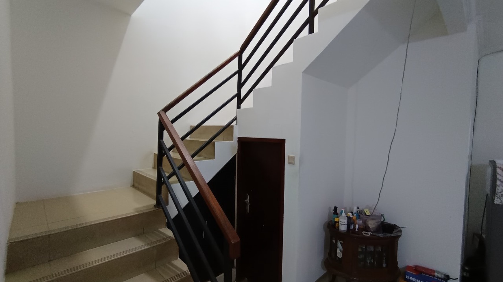Dijual Rumah 2 Lantai Asri dan Nyaman Lokasi Strategis di Jagakarsa, Jakarta Selatan
