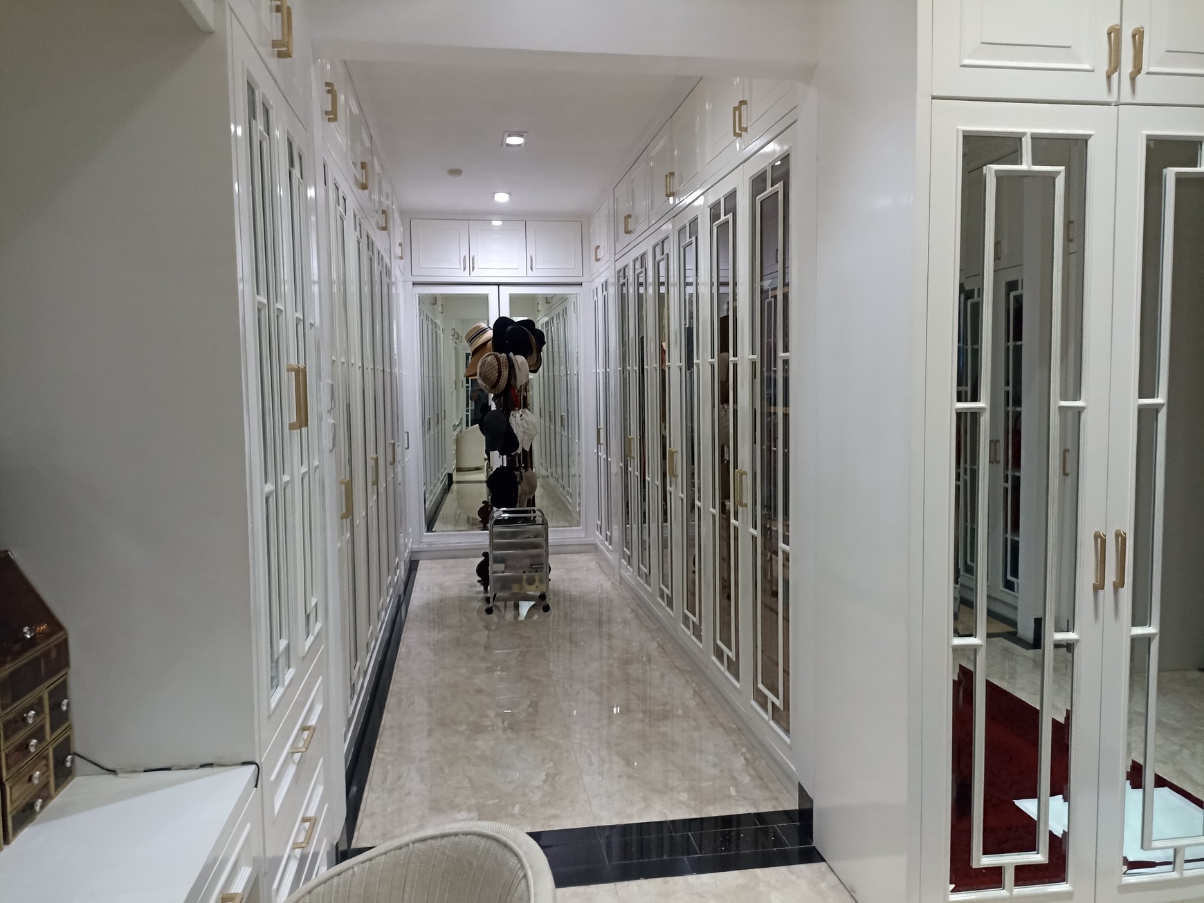 Dijual Rumah Mewah dan Asri di Pondok Indah - Hunian Eksklusif di Lokasi Premium