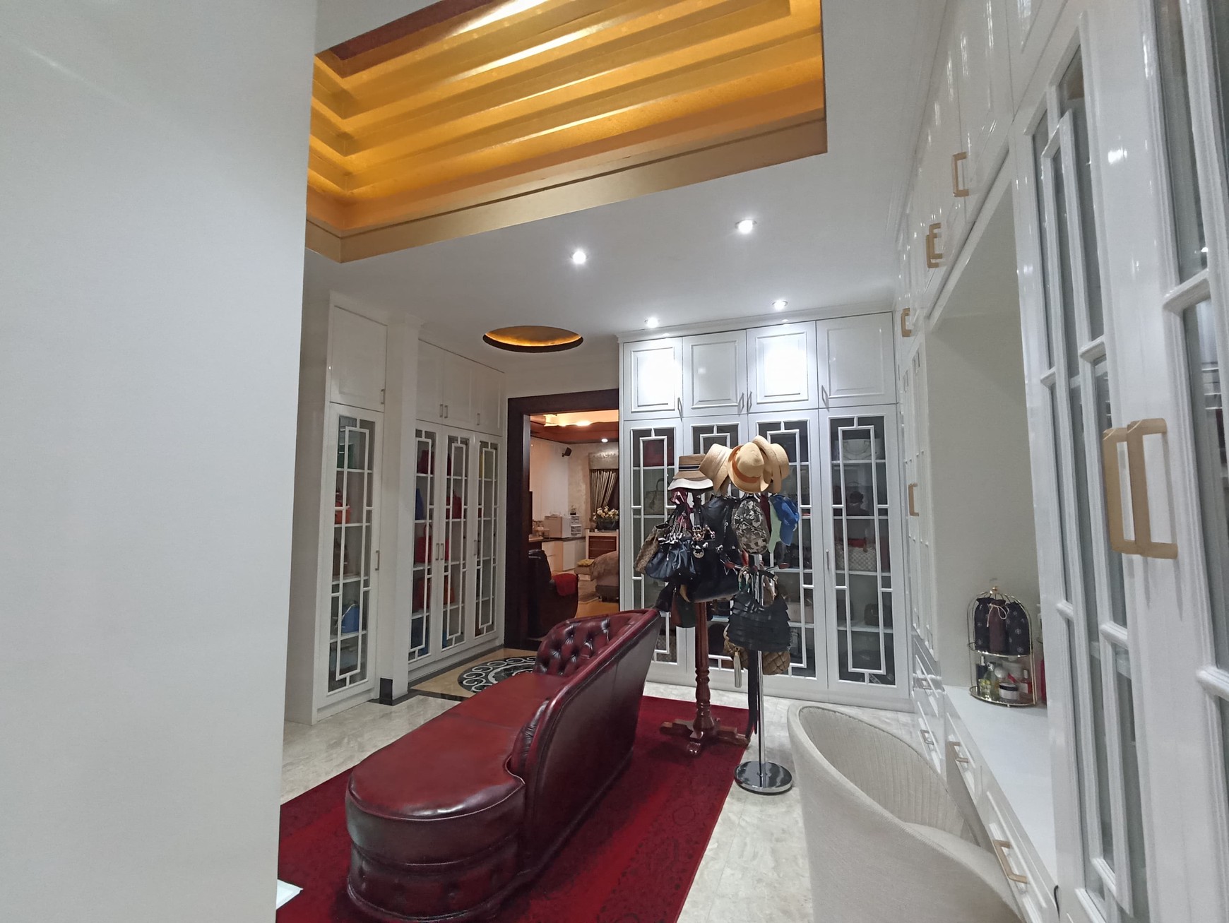 Dijual Rumah Mewah dan Asri di Pondok Indah - Hunian Eksklusif di Lokasi Premium