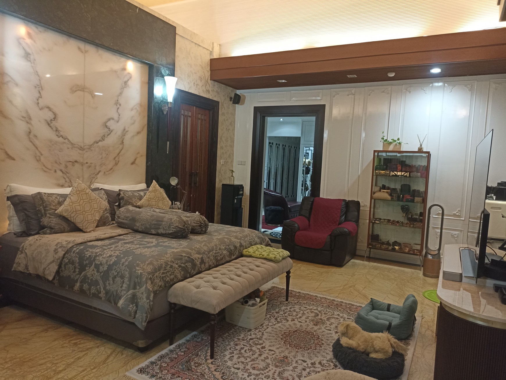Dijual Rumah Mewah dan Asri di Pondok Indah - Hunian Eksklusif di Lokasi Premium