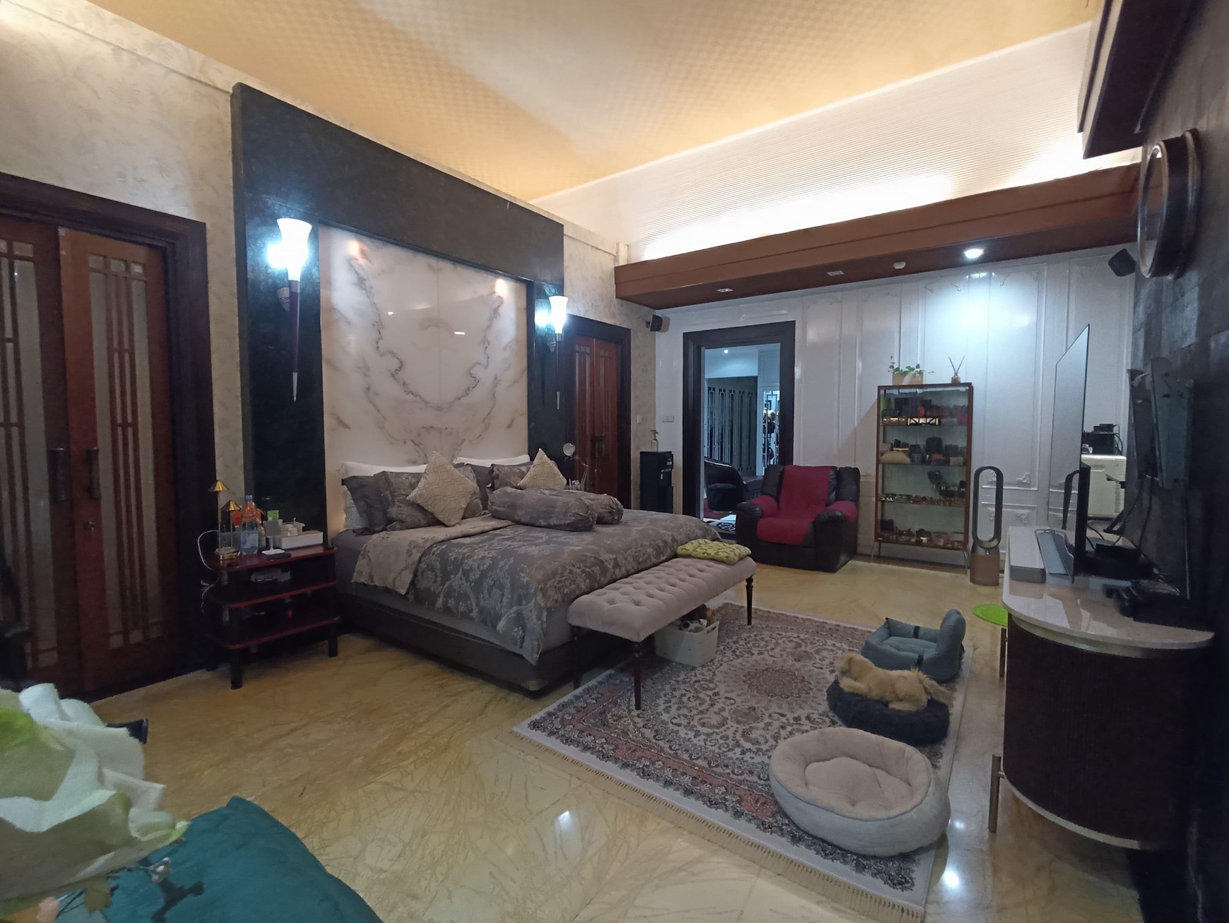 Dijual Rumah Mewah dan Asri di Pondok Indah - Hunian Eksklusif di Lokasi Premium