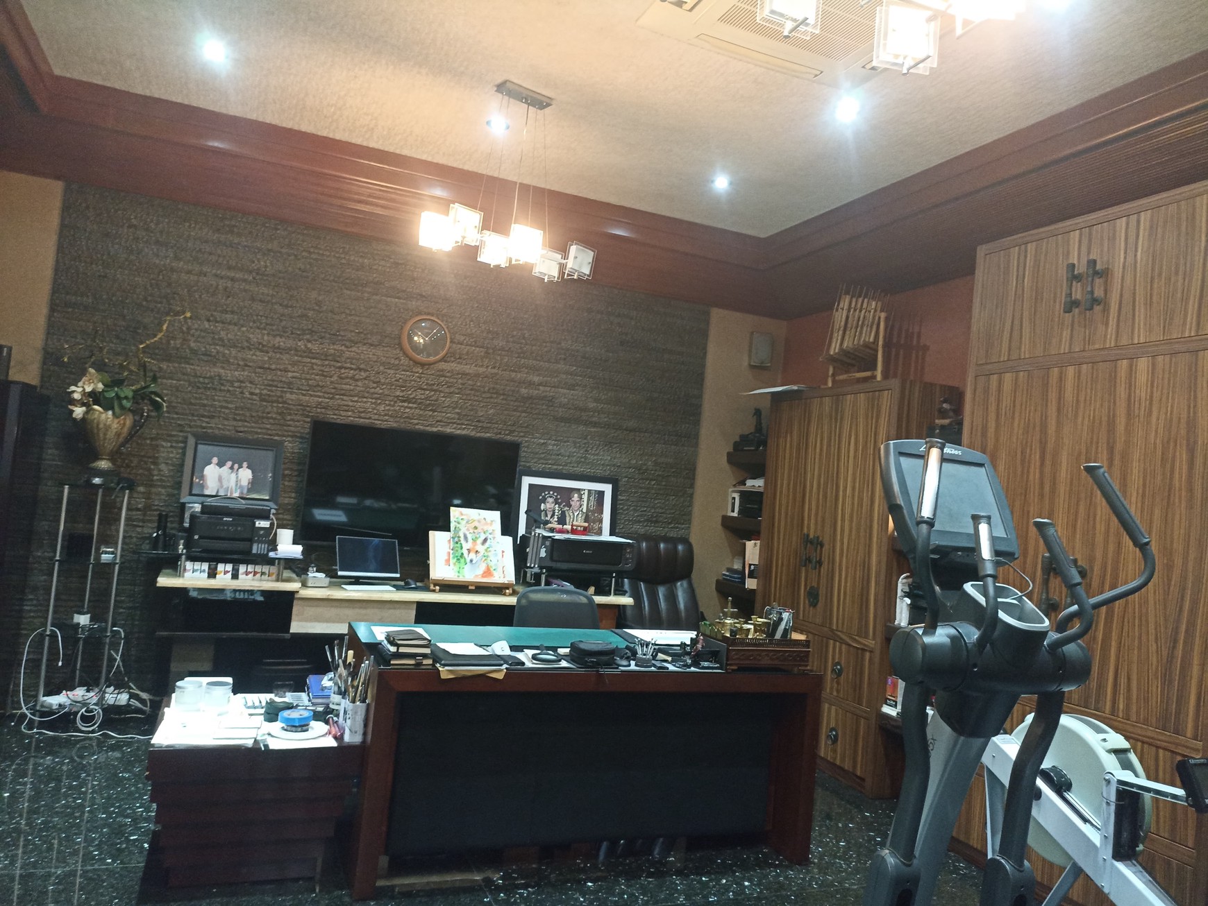 Dijual Rumah Mewah dan Asri di Pondok Indah - Hunian Eksklusif di Lokasi Premium