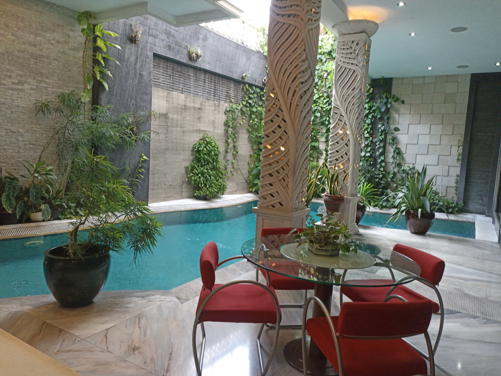 Dijual Rumah Mewah dan Asri di Pondok Indah - Hunian Eksklusif di Lokasi Premium
