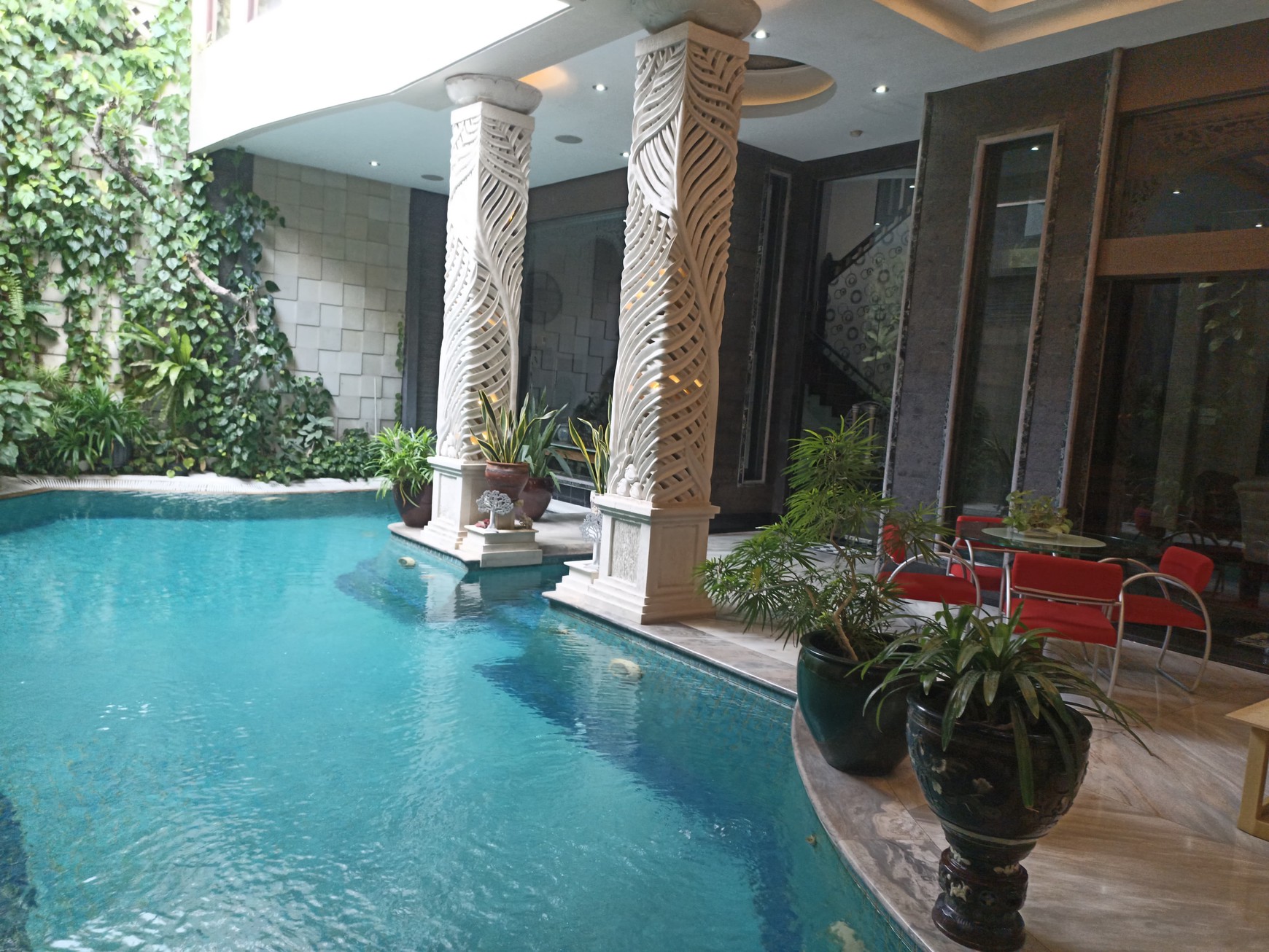 Dijual Rumah Mewah dan Asri di Pondok Indah - Hunian Eksklusif di Lokasi Premium