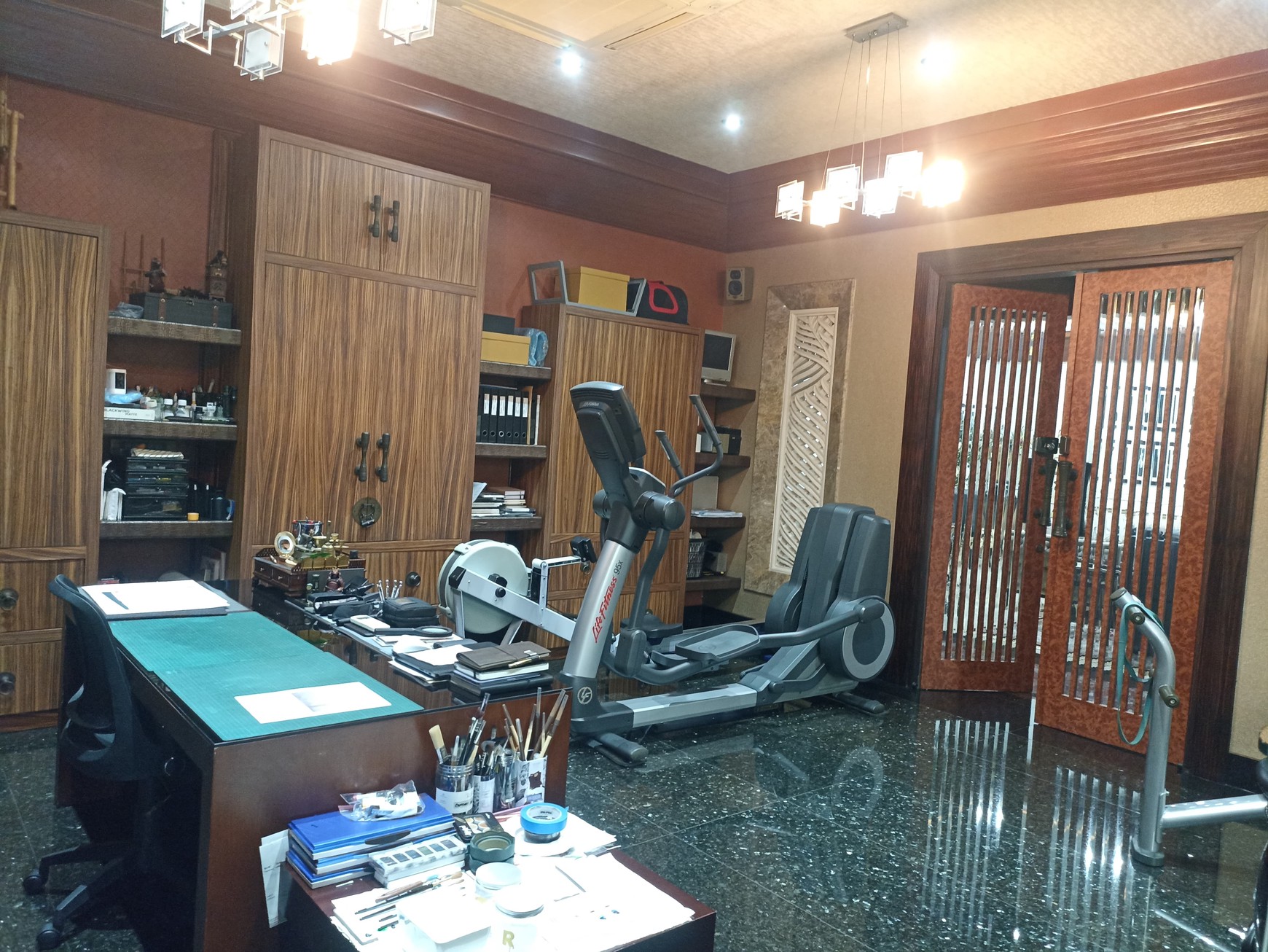 Dijual Rumah Mewah dan Asri di Pondok Indah - Hunian Eksklusif di Lokasi Premium