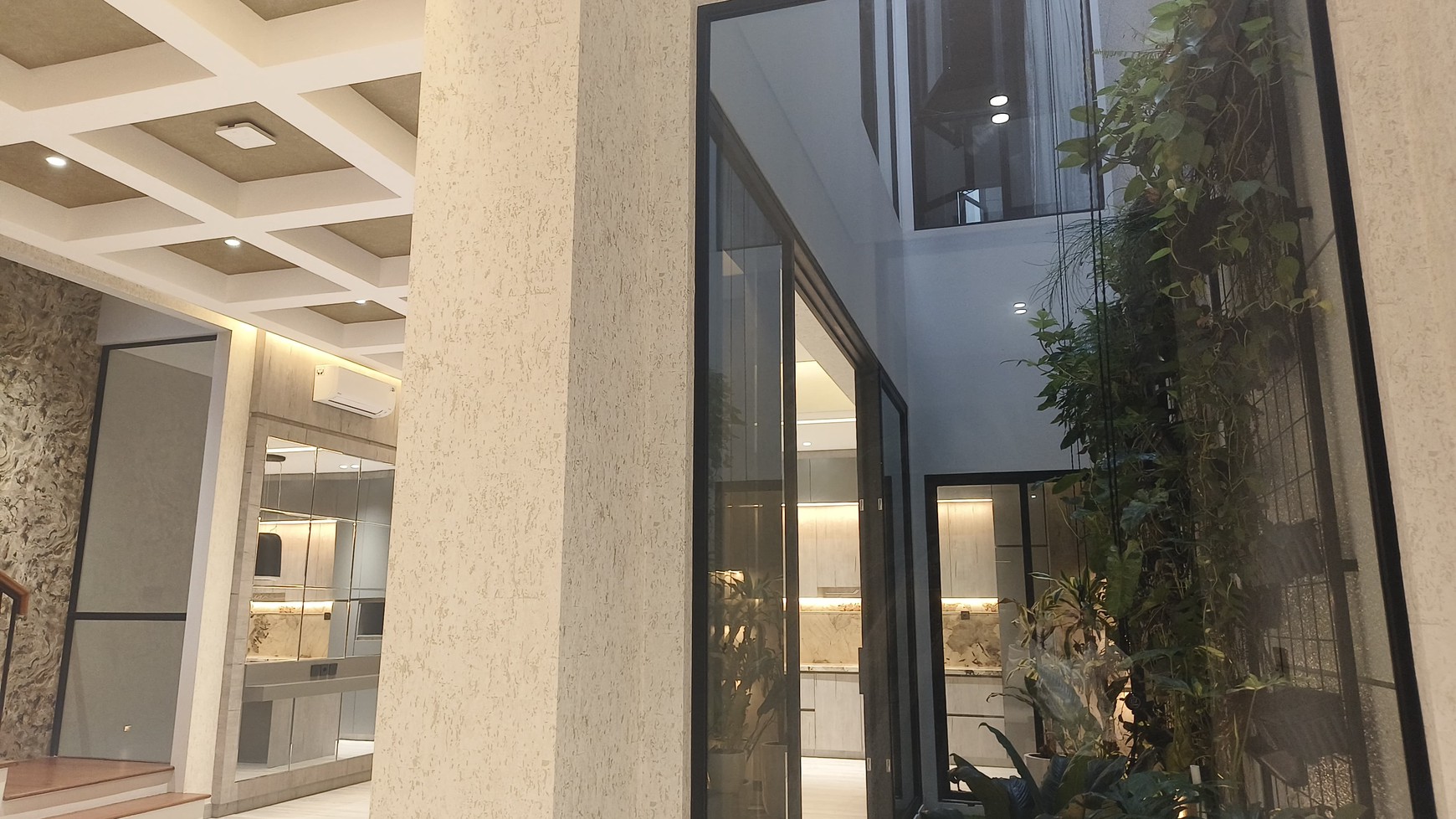 Rumah Mewah dijual di Pondok Indah - Elegan, luas dan siap Huni