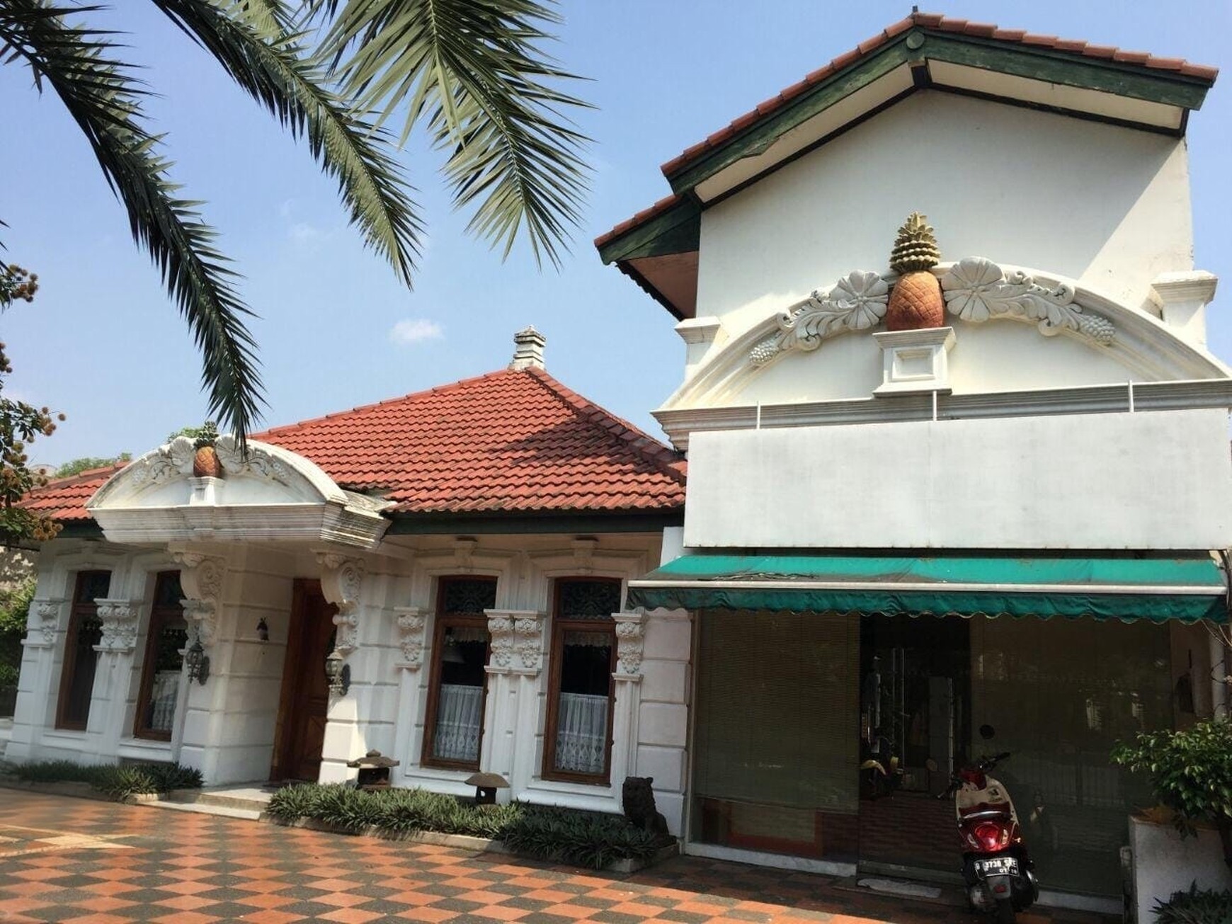 Beli Rumah di Area Bisnis Pondok Indah, Bonus Cafe dan Usaha Indekos. Pasti Cuan