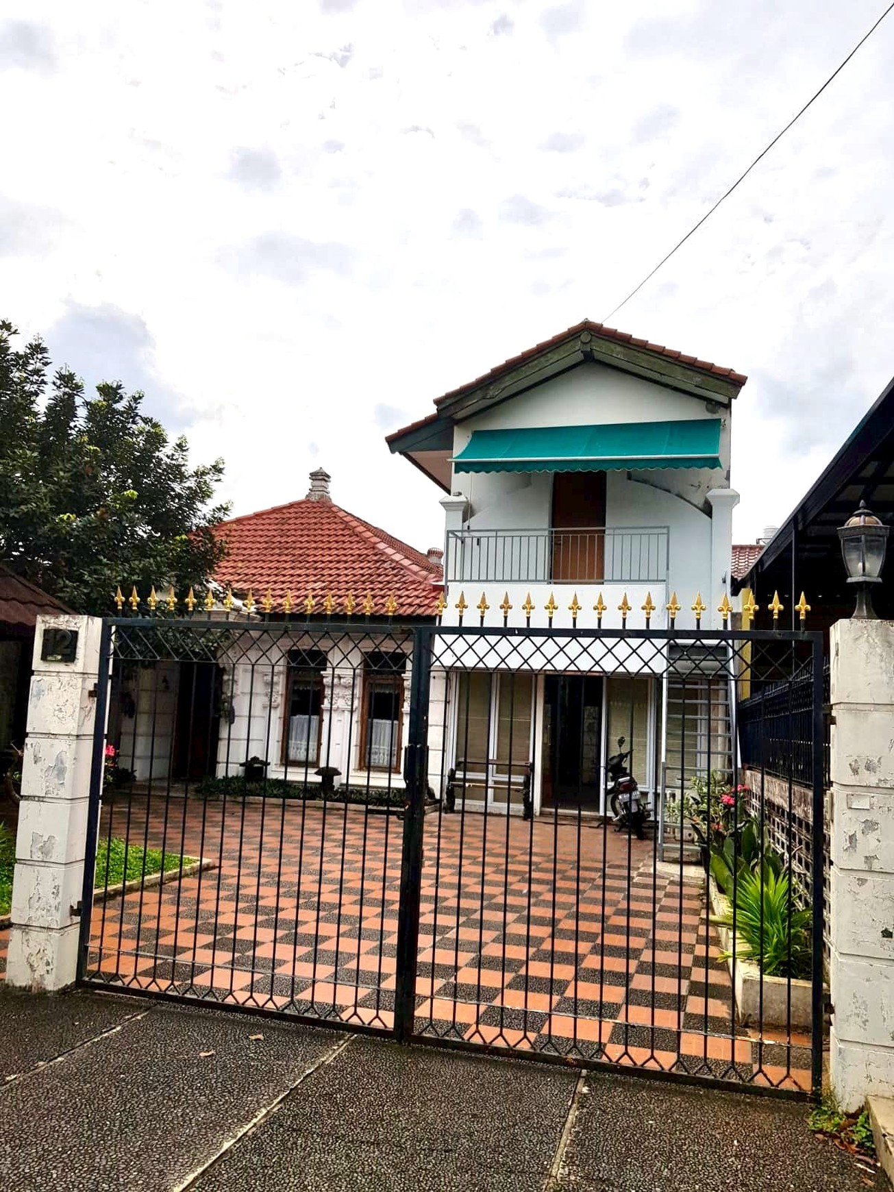 Beli Rumah di Area Bisnis Pondok Indah, Bonus Cafe dan Usaha Indekos. Pasti Cuan