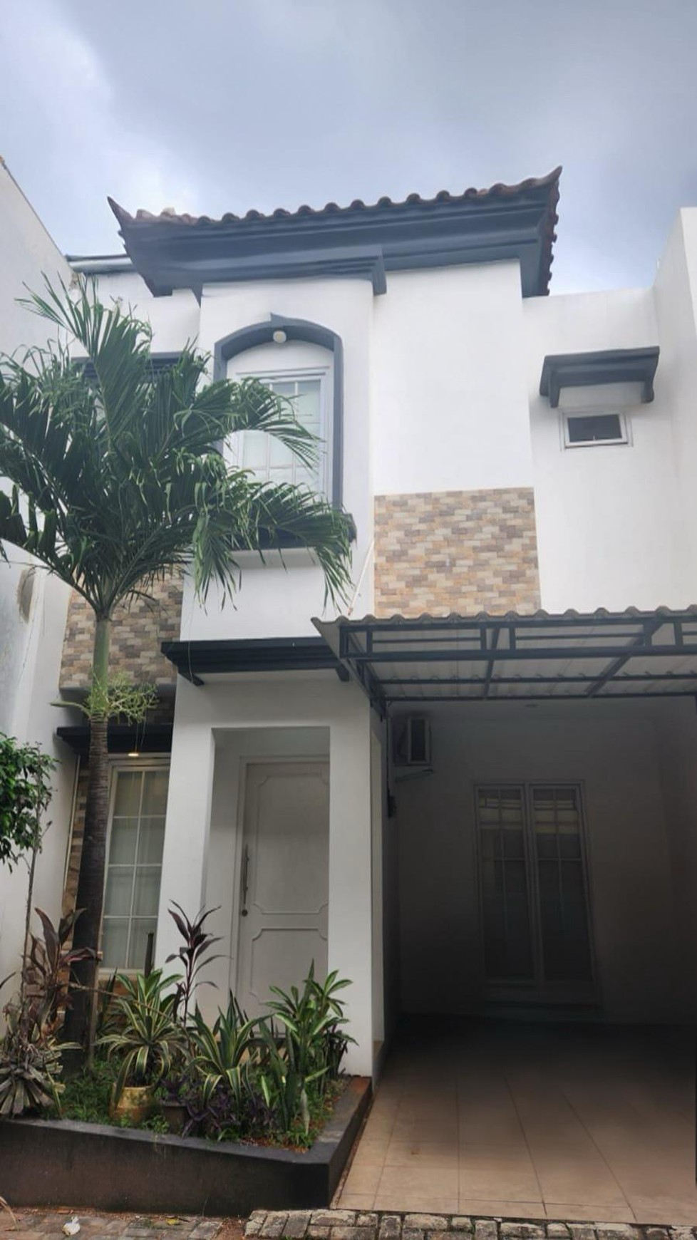 Beli Rumah dalam Cluster aman dan nyaman,Lokasi Terbaik diCirendeu. Tangsel Rasa Jaksel.