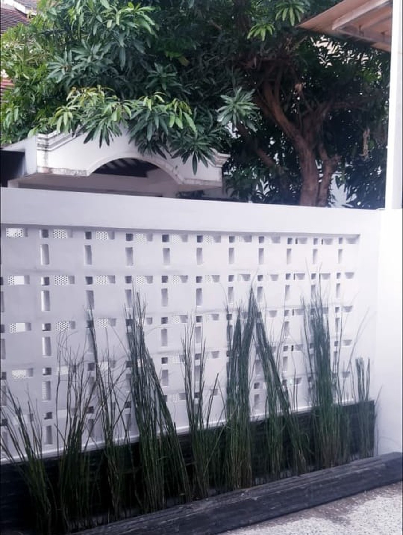 Rumah Asri siap huni - Lingkungan nyaman dan sejuk