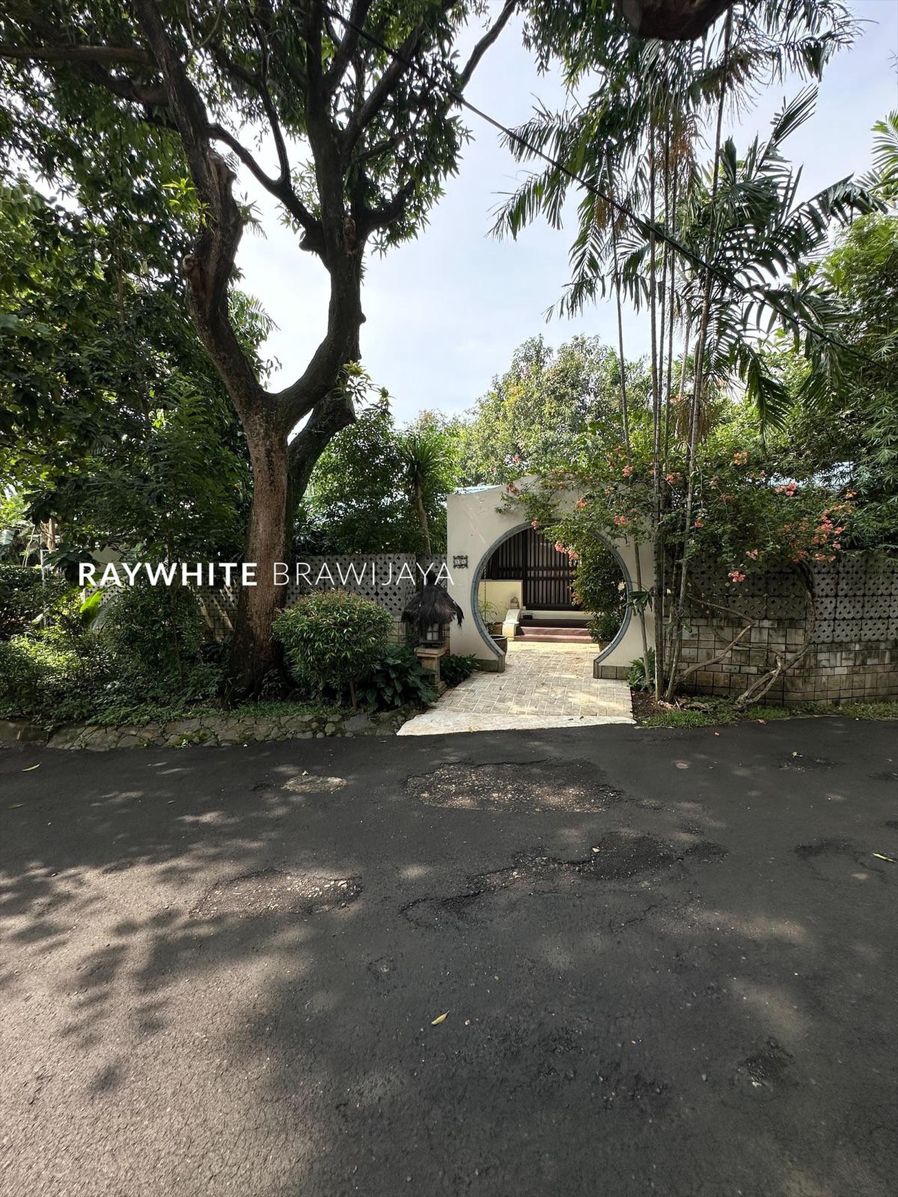 Rumah Hitung Tanah Area Cipete