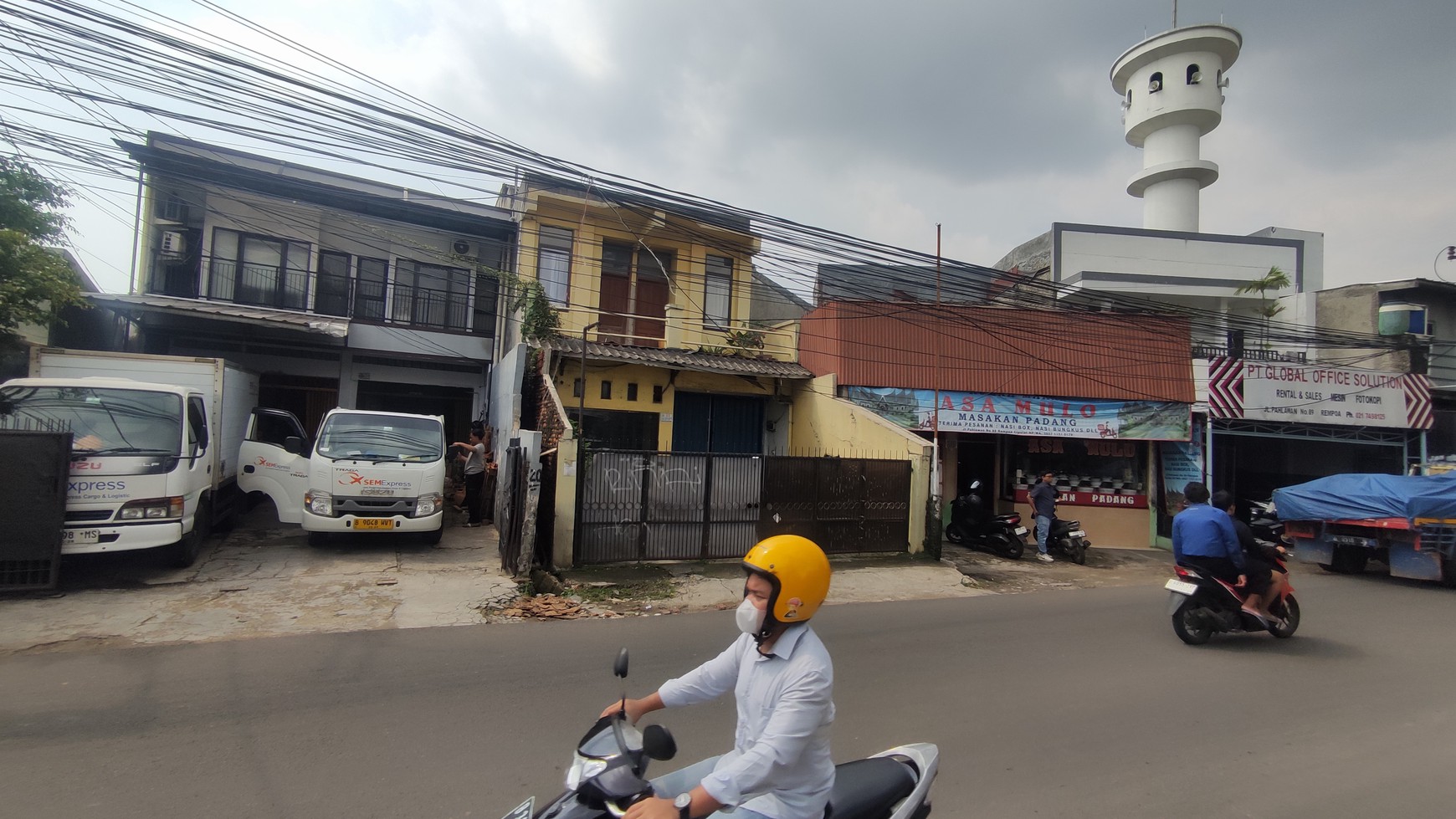 Ruko  2 lantai cocok untuk usaha, lokasi strategis pinggir jalan raya