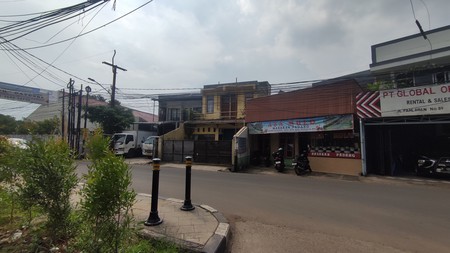 Ruko  2 lantai cocok untuk usaha, lokasi strategis pinggir jalan raya