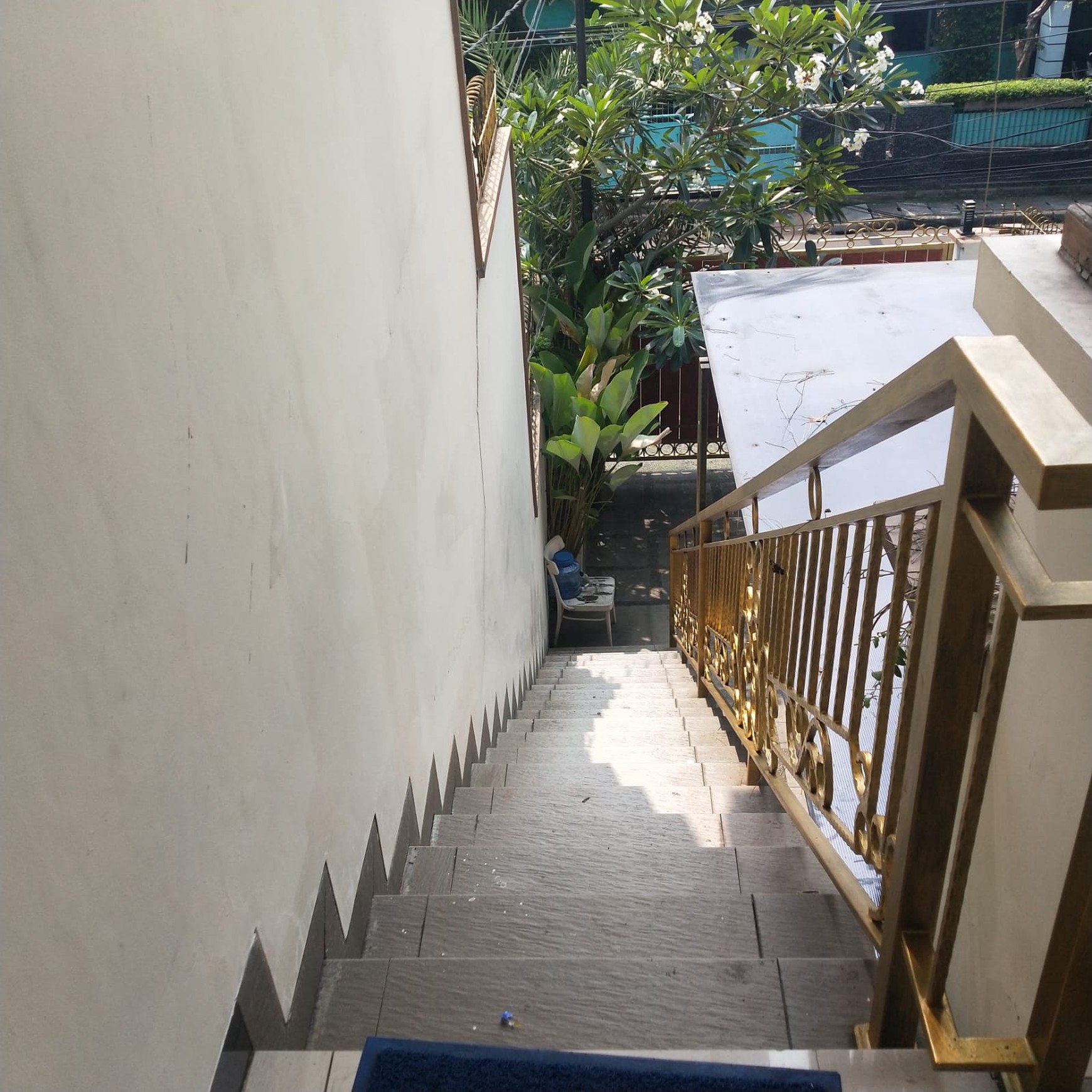 Di Sewakan Rumah Siap Huni, Lokasi Strategis di Menteng Jakarta Pusat