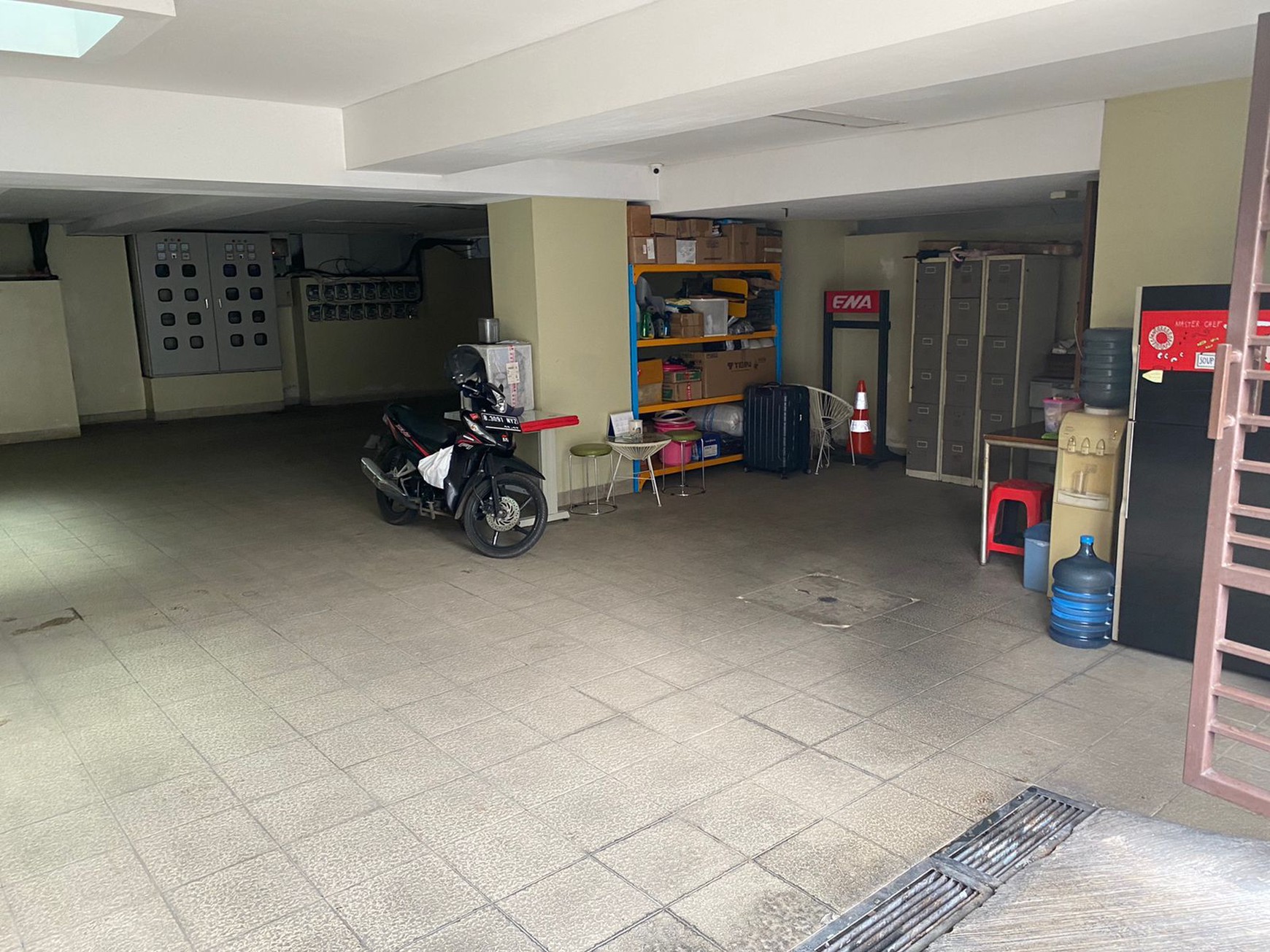 Di Jual Rumah Kost Aktif, Strategis di Jl Ciniru  Kebayoran Baru - Jakarta Selatan .