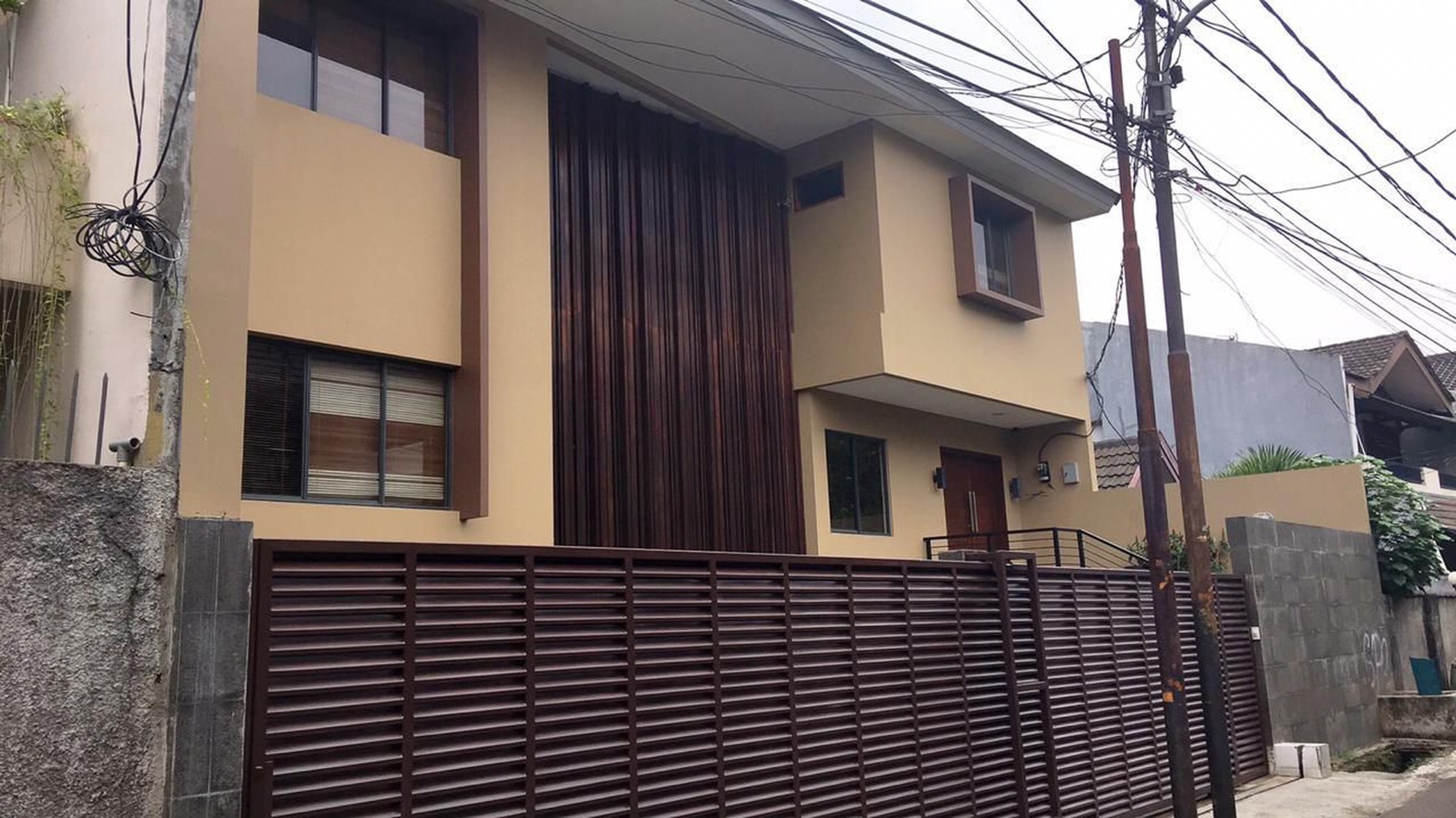 Di Jual Rumah Kost Aktif, Strategis di Jl Ciniru  Kebayoran Baru - Jakarta Selatan .