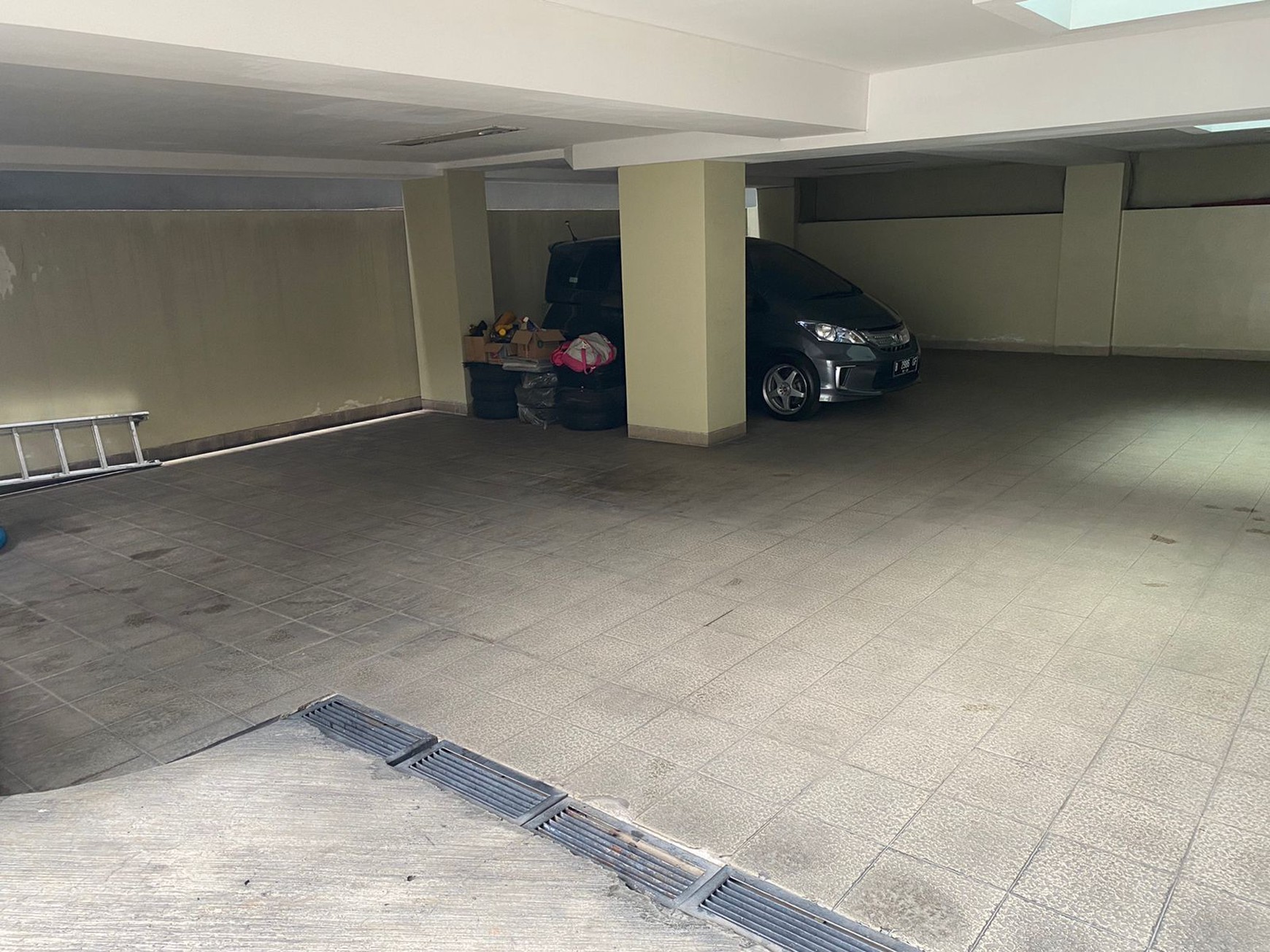Di Jual Rumah Kost Aktif, Strategis di Jl Ciniru  Kebayoran Baru - Jakarta Selatan .
