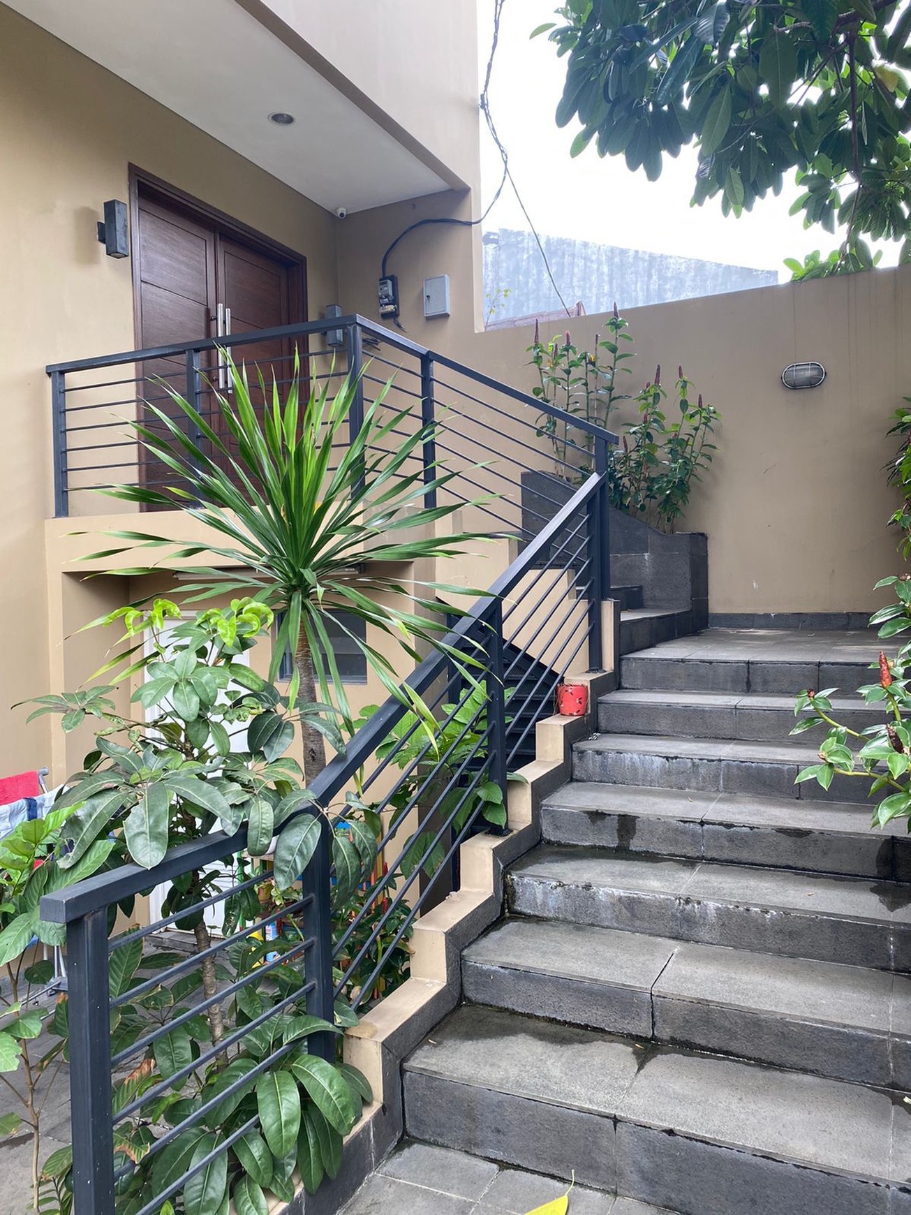 Di Jual Rumah Kost Aktif, Strategis di Jl Ciniru  Kebayoran Baru - Jakarta Selatan .