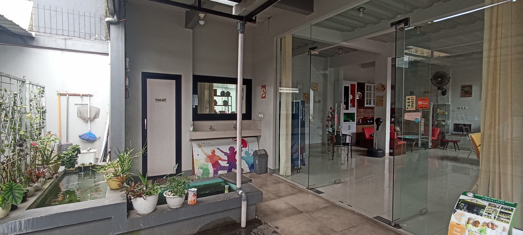 Rumah Usaha di Mainroad Cihanjuang dekat Taman Kupu Kupu Cihanjuang