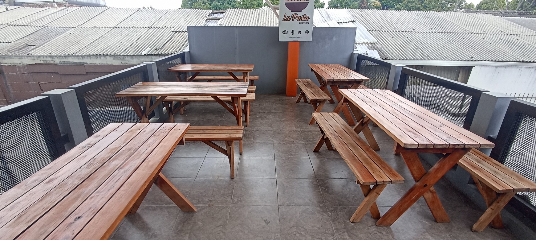 Rumah Usaha di Mainroad Cihanjuang dekat Taman Kupu Kupu Cihanjuang