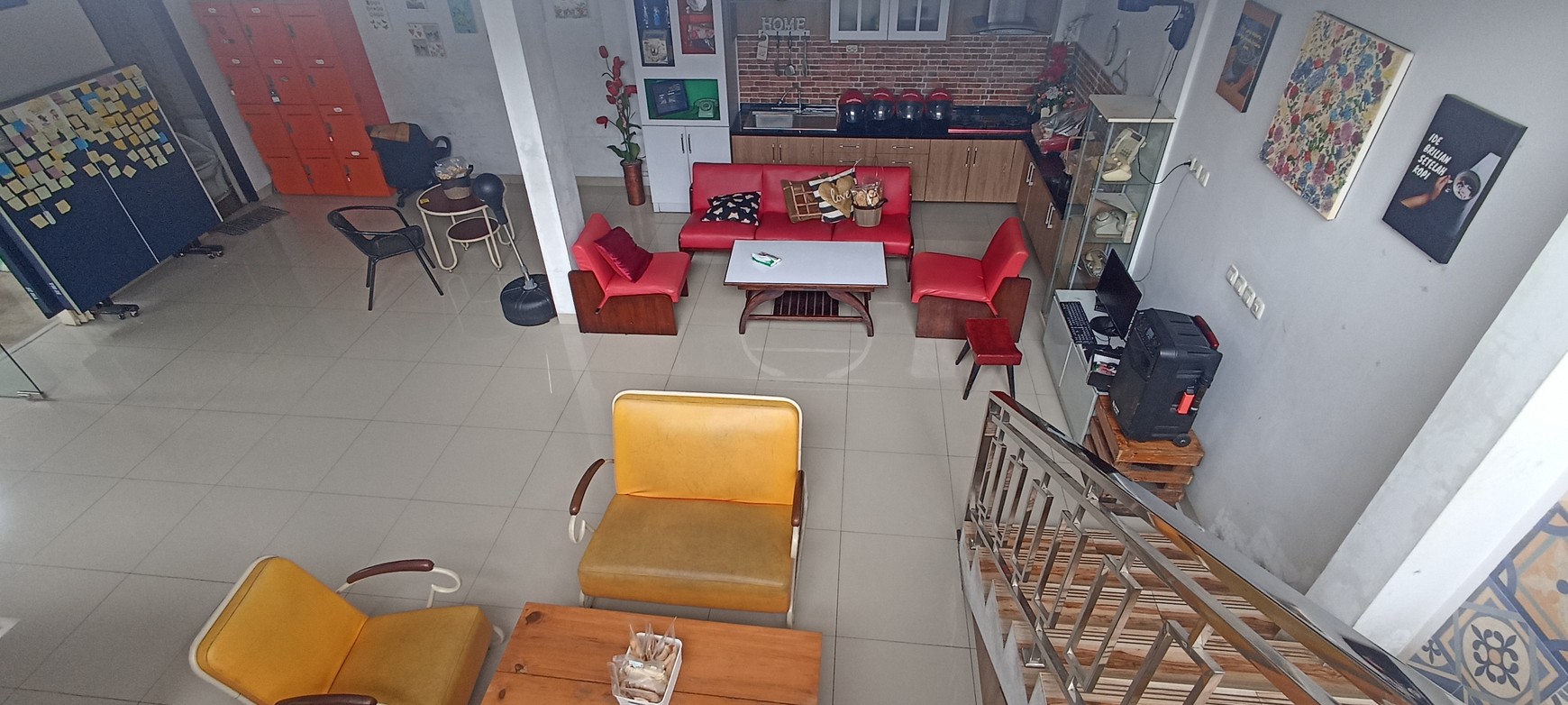 Rumah Usaha di Mainroad Cihanjuang dekat Taman Kupu Kupu Cihanjuang