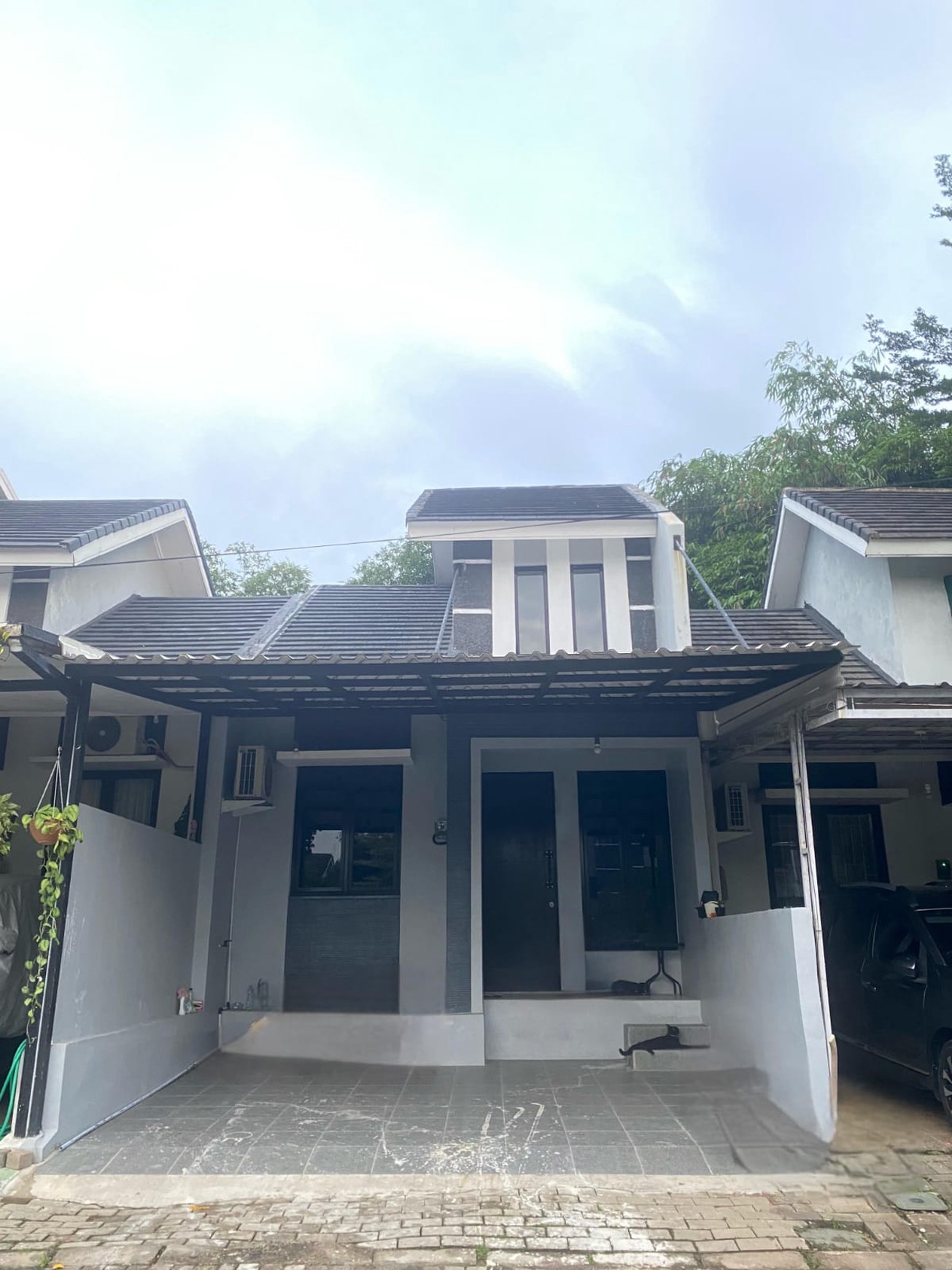 Rumah dalam cluster green hills estate ciputat
