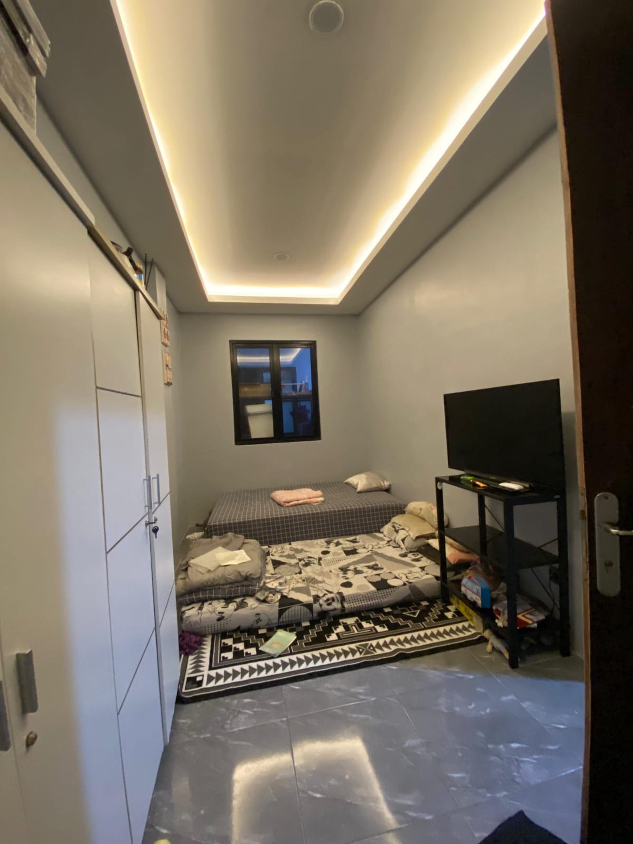 Rumah dalam cluster green hills estate ciputat