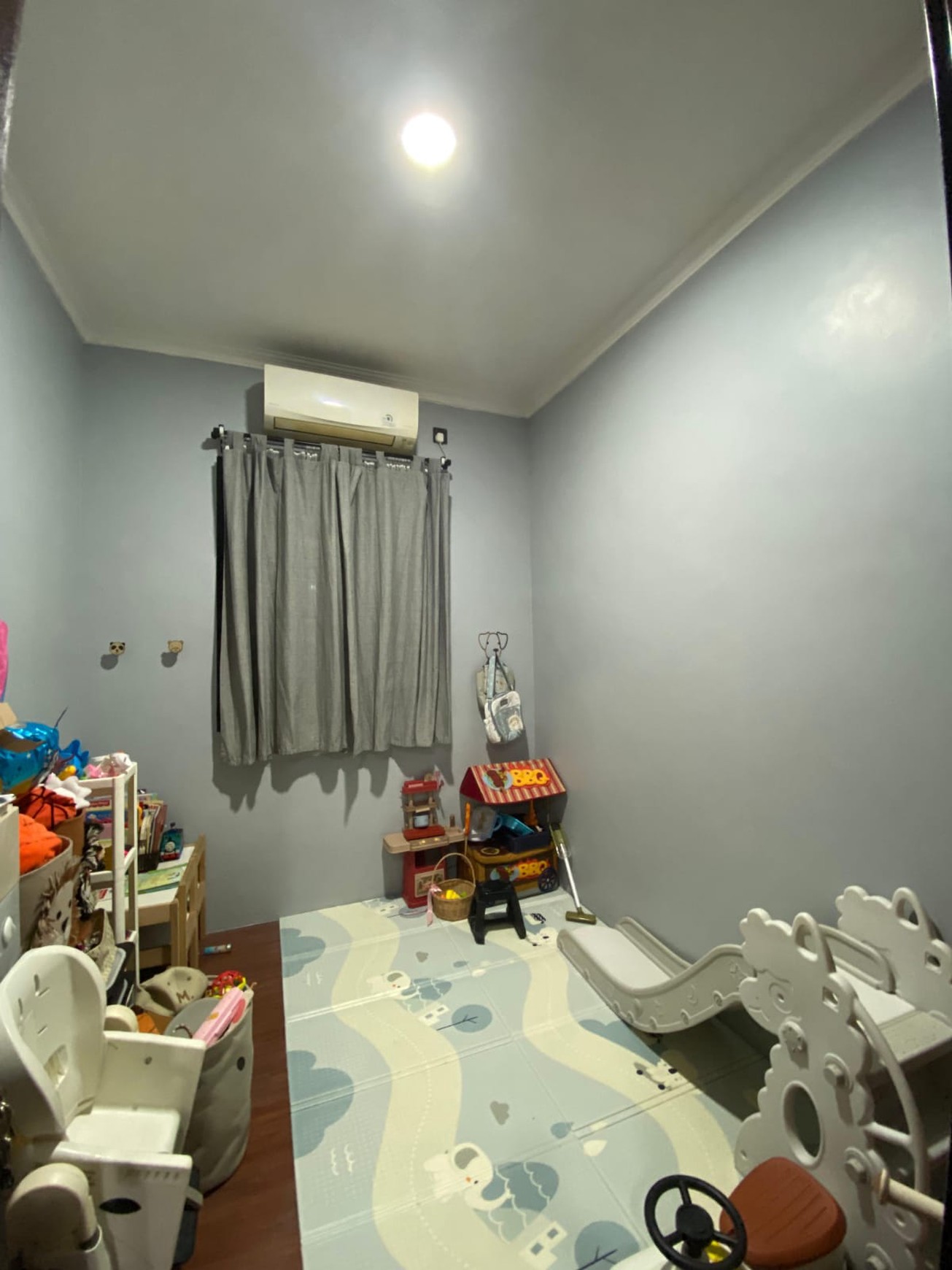 Rumah dalam cluster green hills estate ciputat