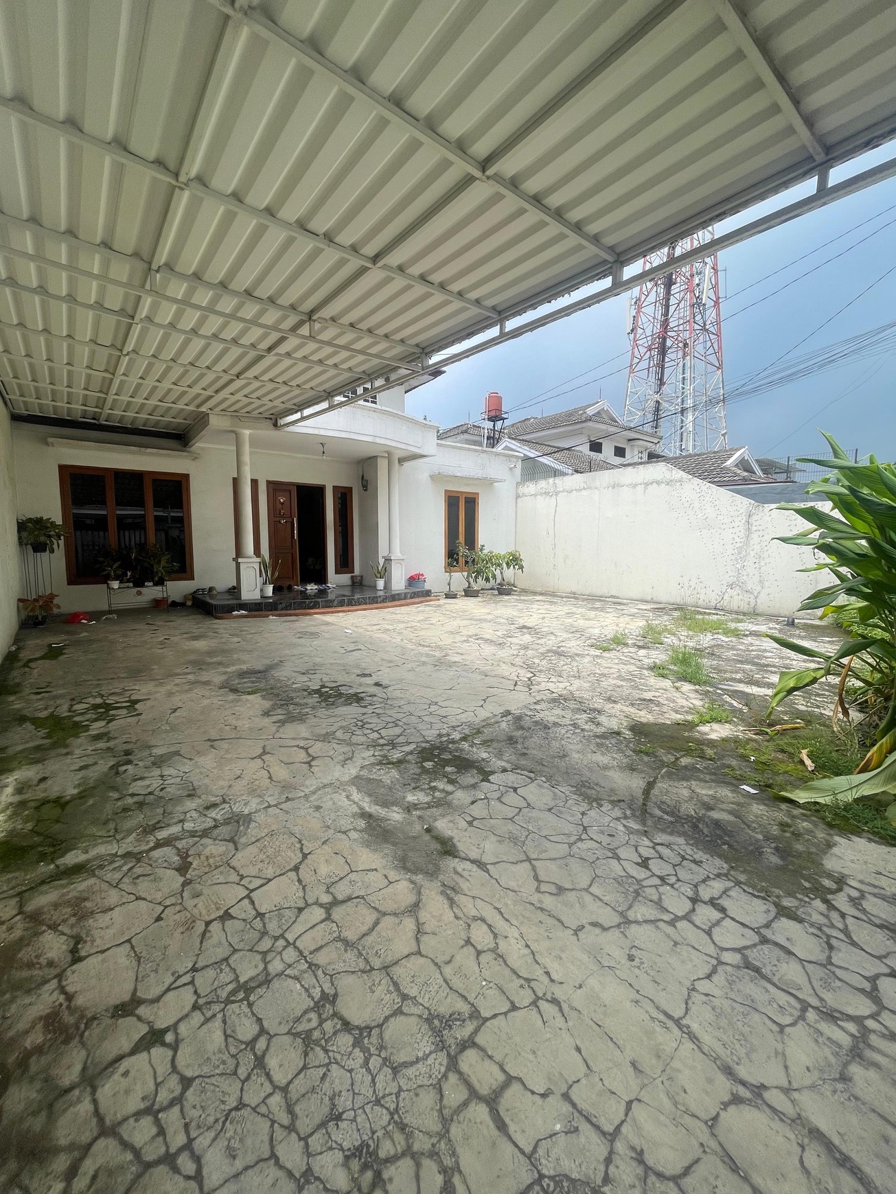 RUMAH PINGGIR JALAN JAGAKARSA JAKSEL DIBAWAH 5 MILIAR