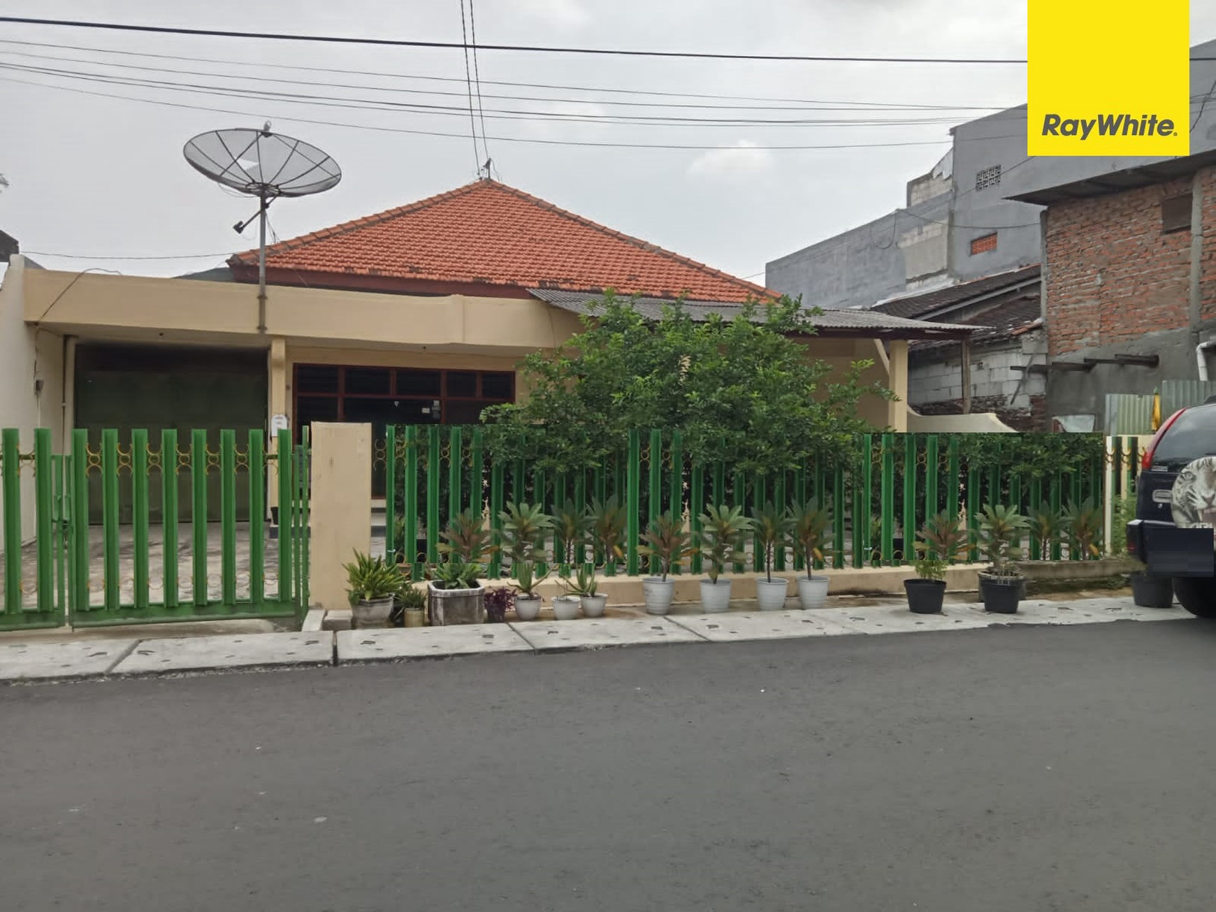 Dijual Rumah Pusat Kota di Jalan Petemon Surabaya
