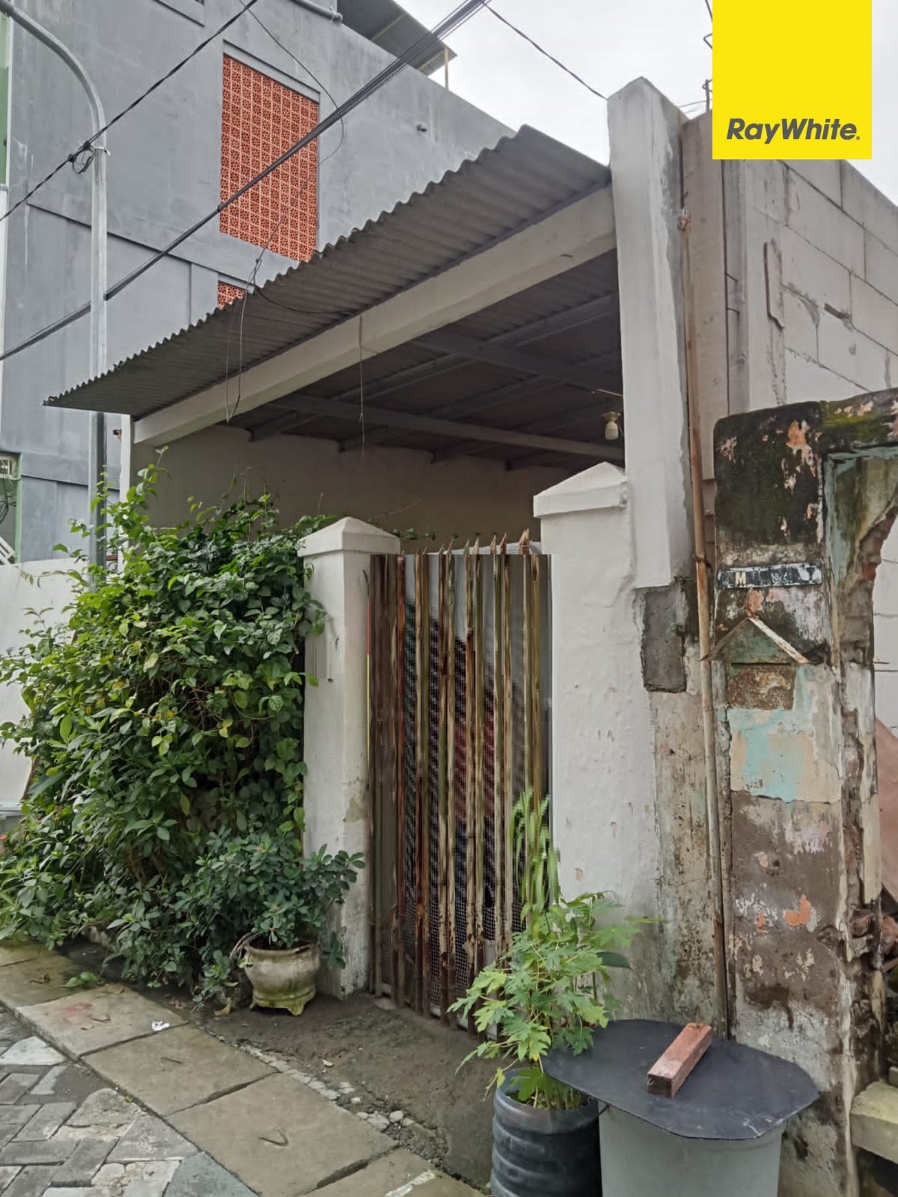 Dijual Rumah SHM di Jl Kedondong Lor Surabaya