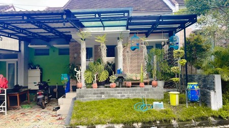 Rumah Dalam Perum Villa Gardenia Bangunjiwo Kasihan Bantul