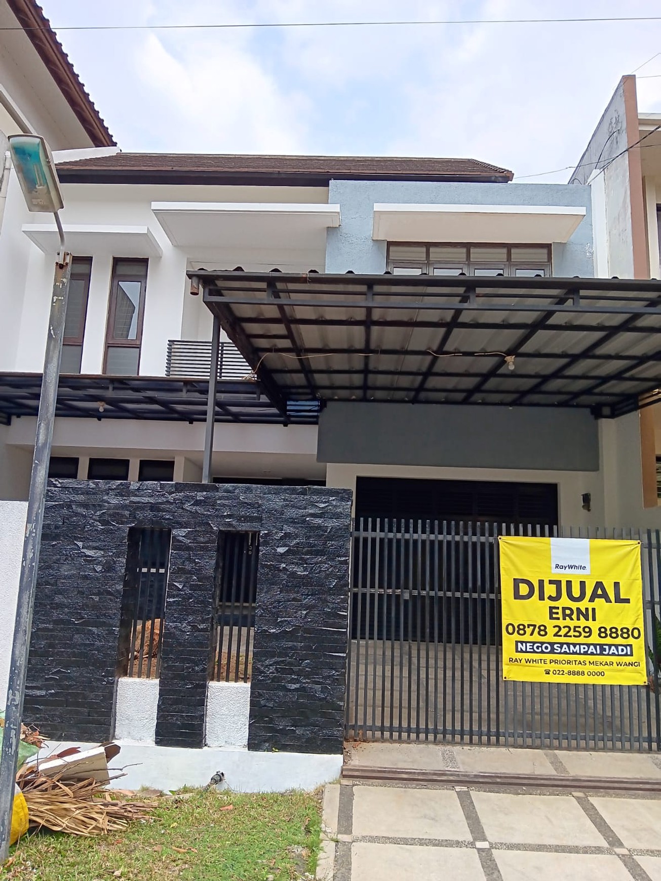Dijual Rumah Bagus Siap Huni di Komplek Batununggal