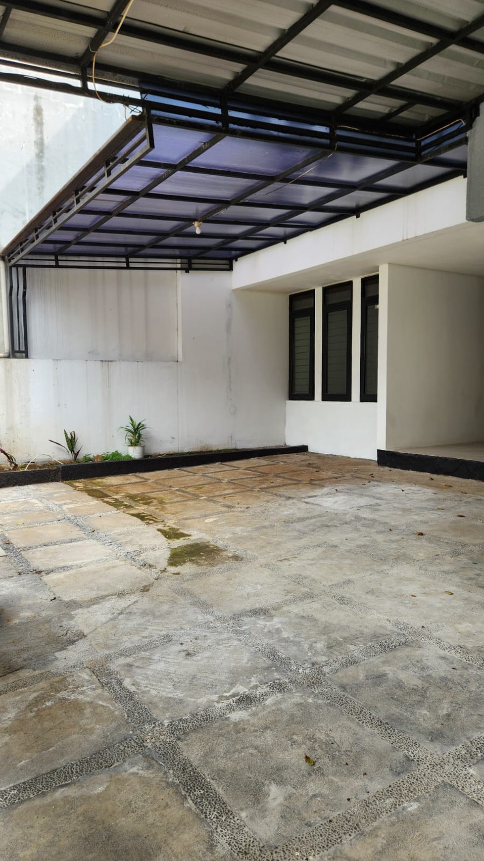 Dijual Rumah Bagus Siap Huni di Komplek Batununggal