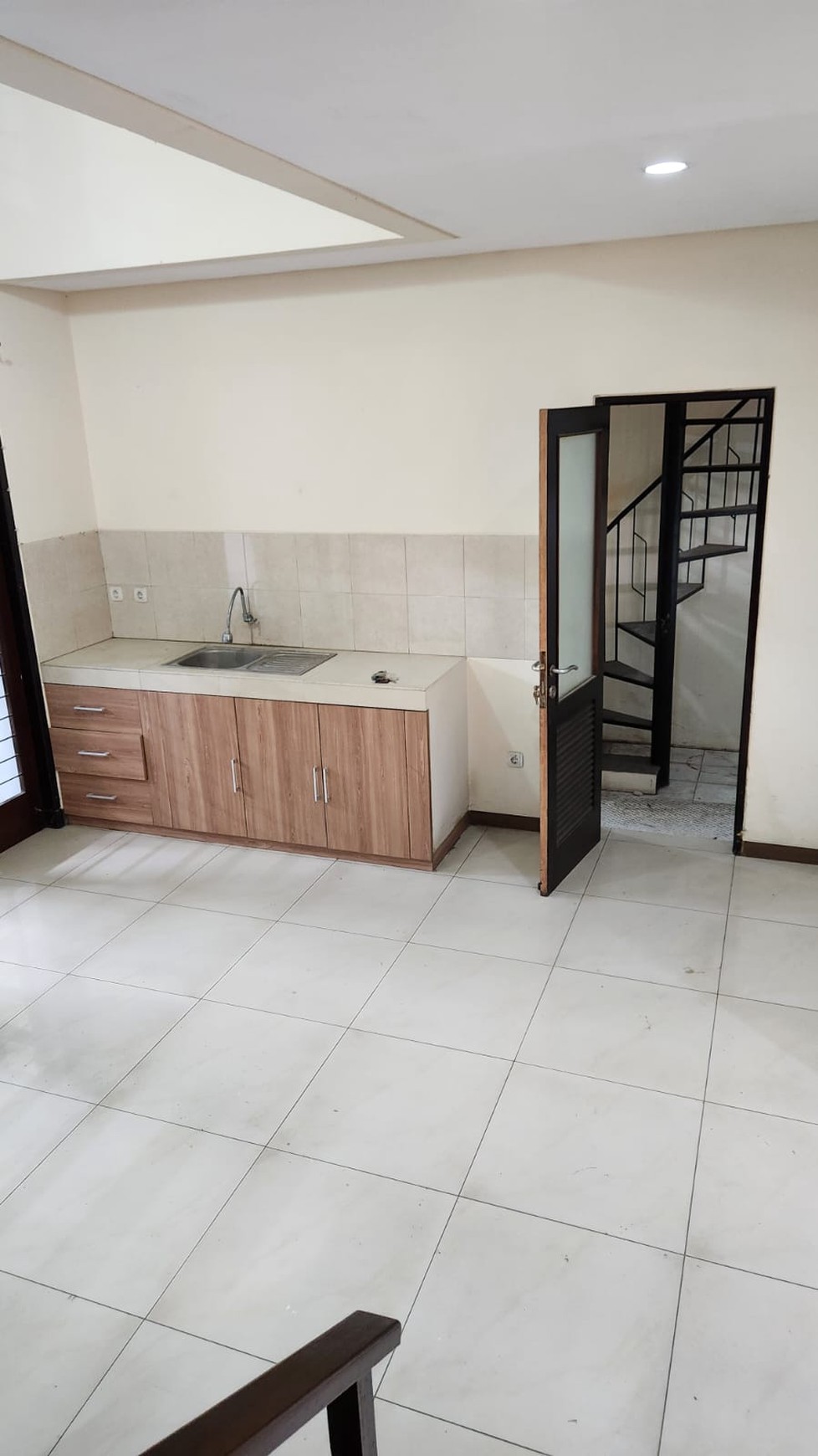 Dijual Rumah Bagus Siap Huni di Komplek Batununggal