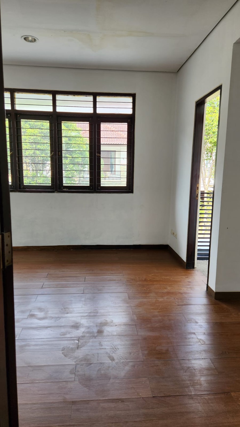 Dijual Rumah Bagus Siap Huni di Komplek Batununggal